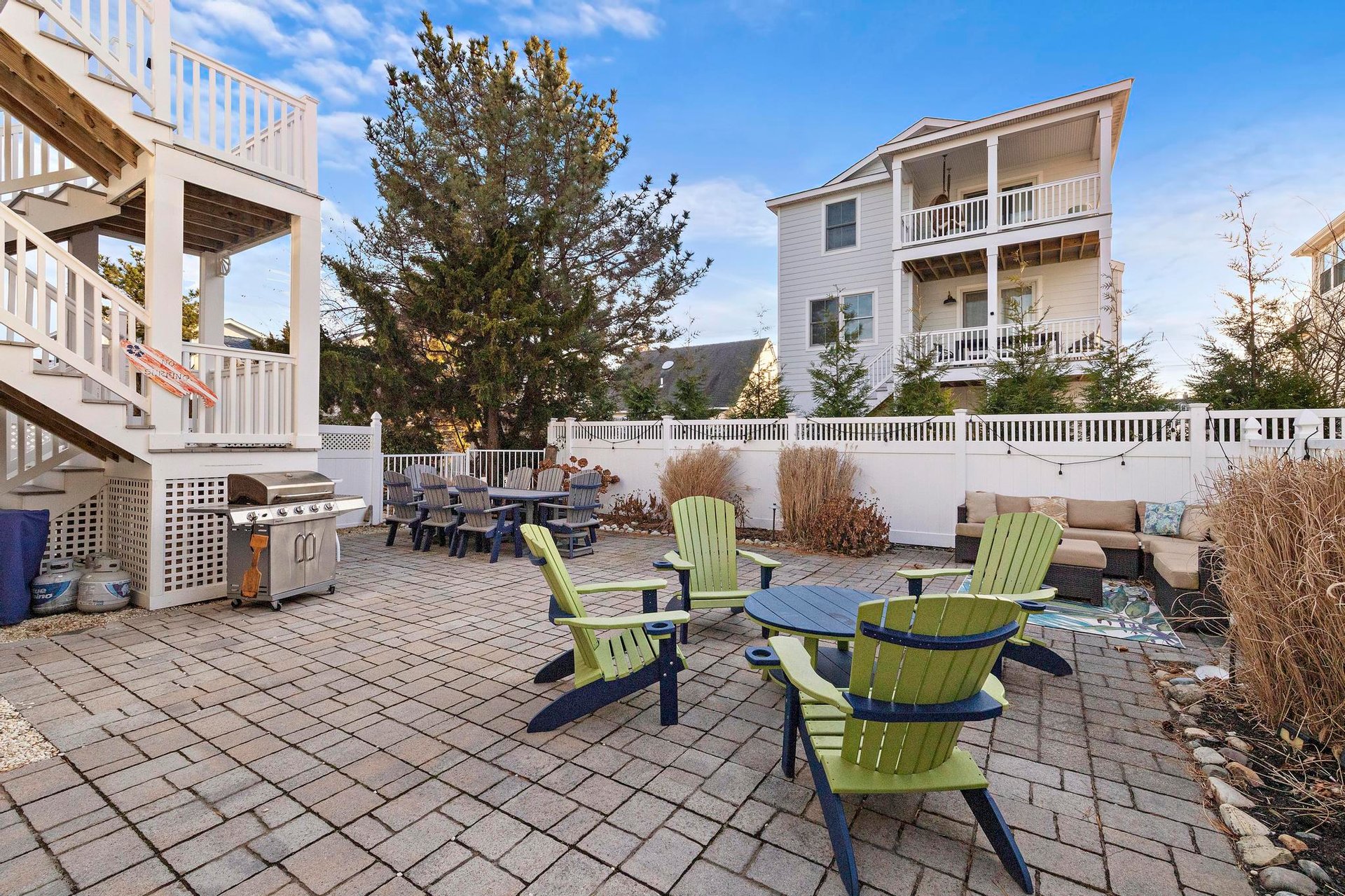 216 Taylor Ave, 2nd Floor Unit