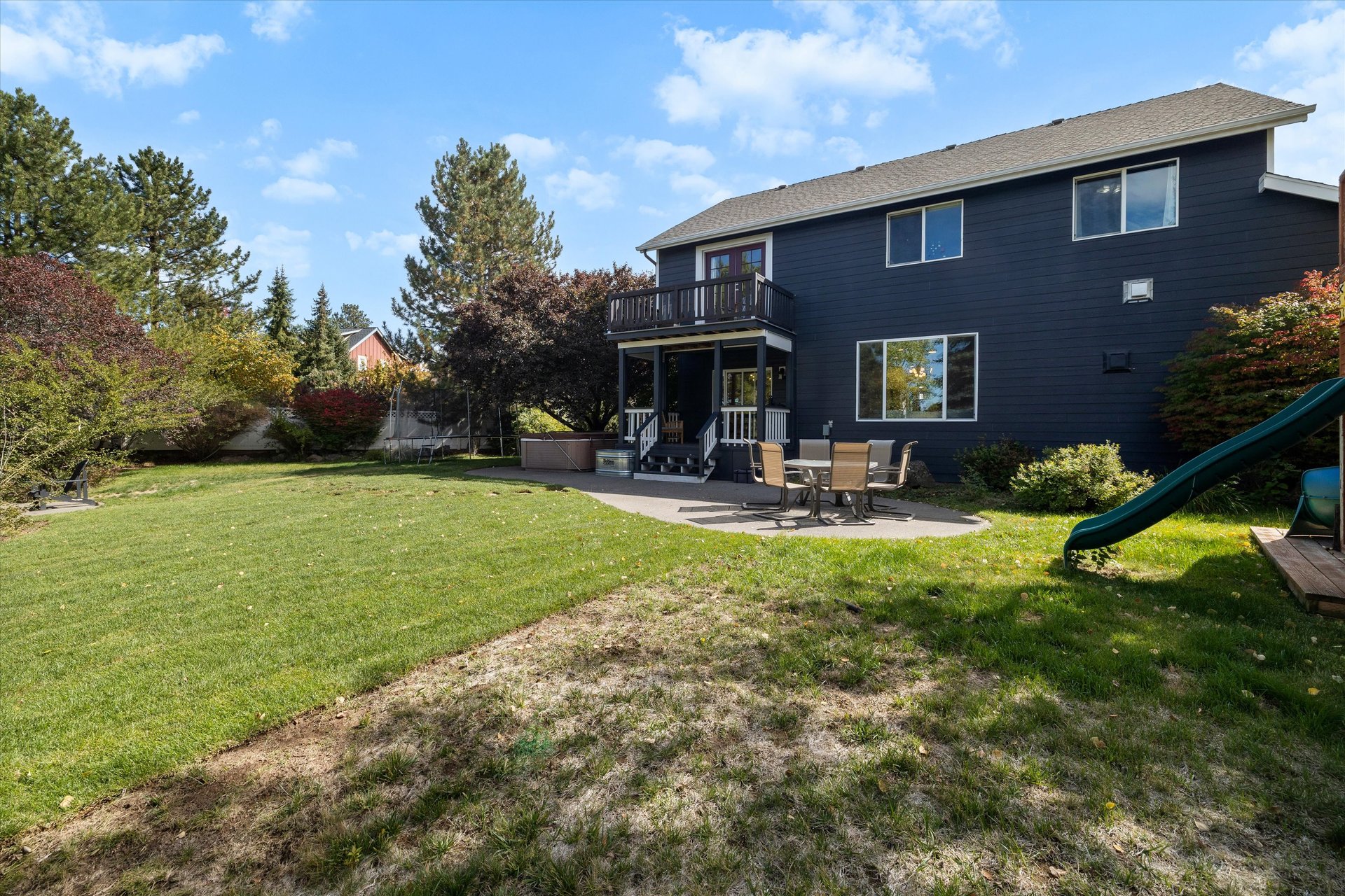 2048 NE Cradle Mountain Way