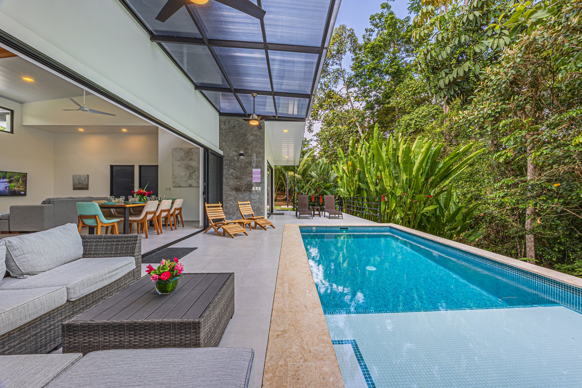 Casa Ballena Pearl with Extra building site!