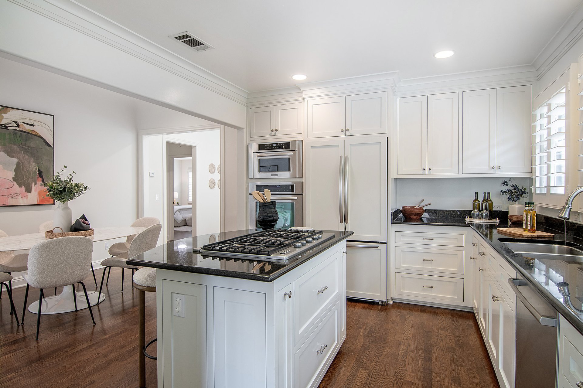 607 Lillian Way