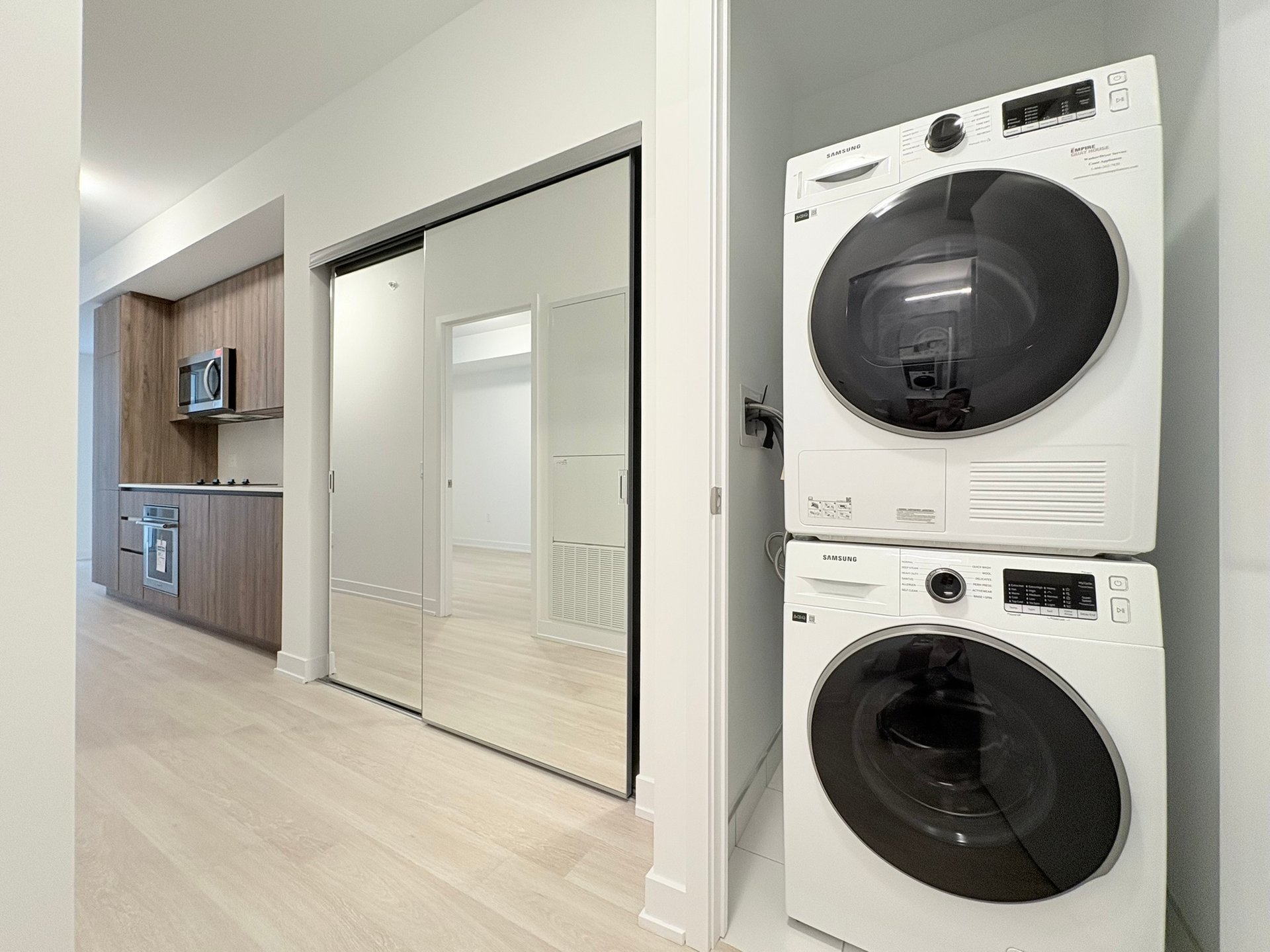 15 Richardson Street, Toronto Unit: 427