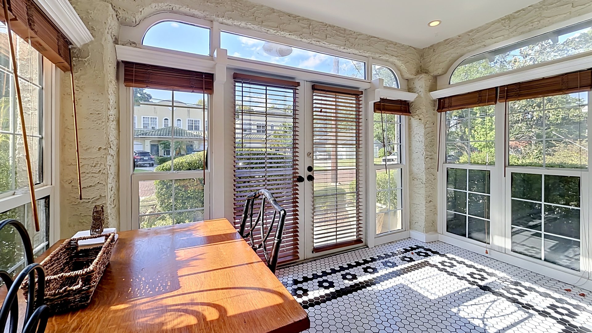 Charming 1925 Bungalow with Guesthouse in Orlando's Colonialtown