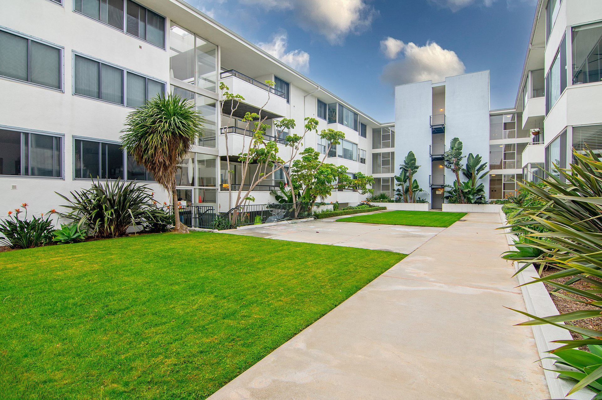 8701 Delgany Ave, #208