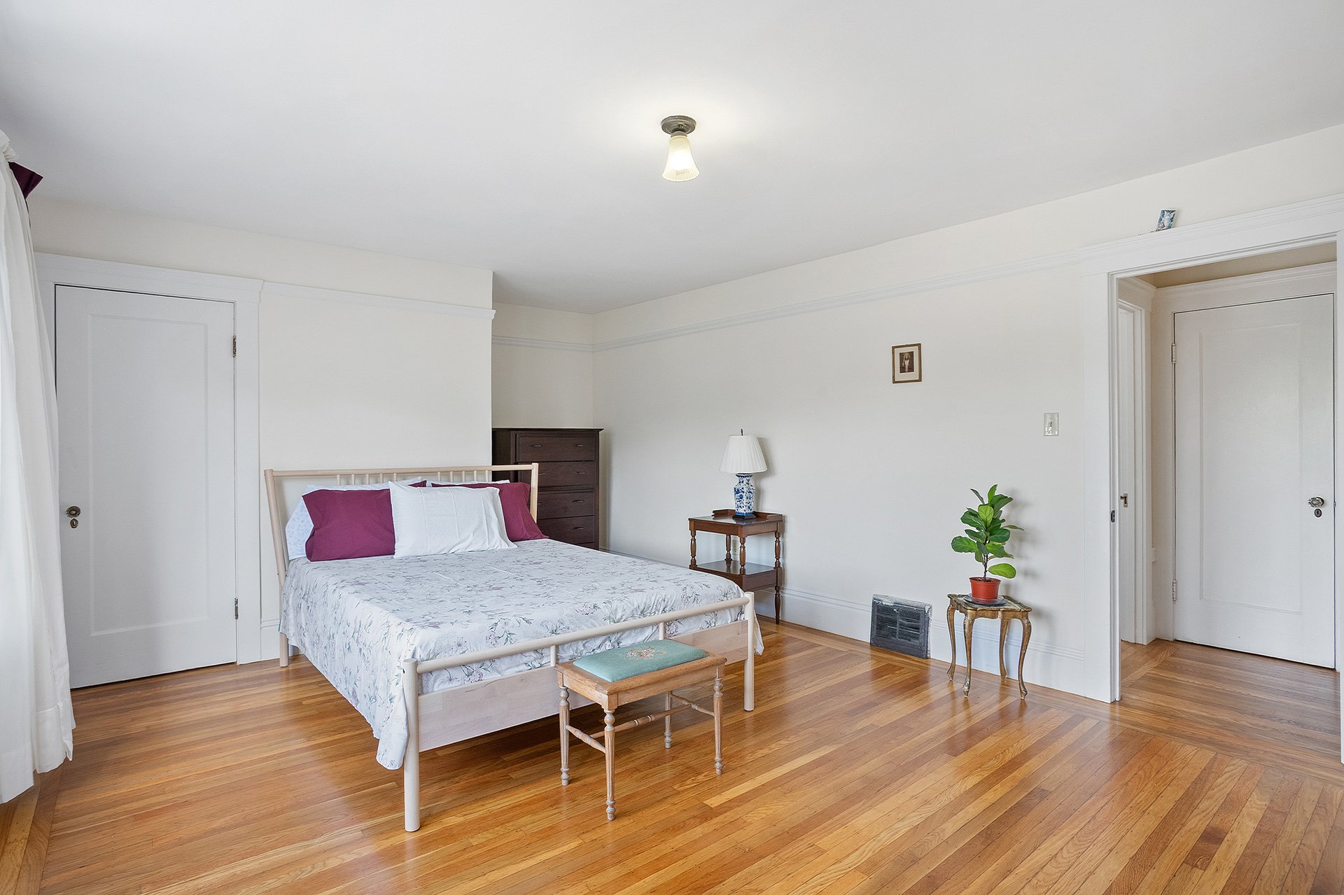 2849 Bryant