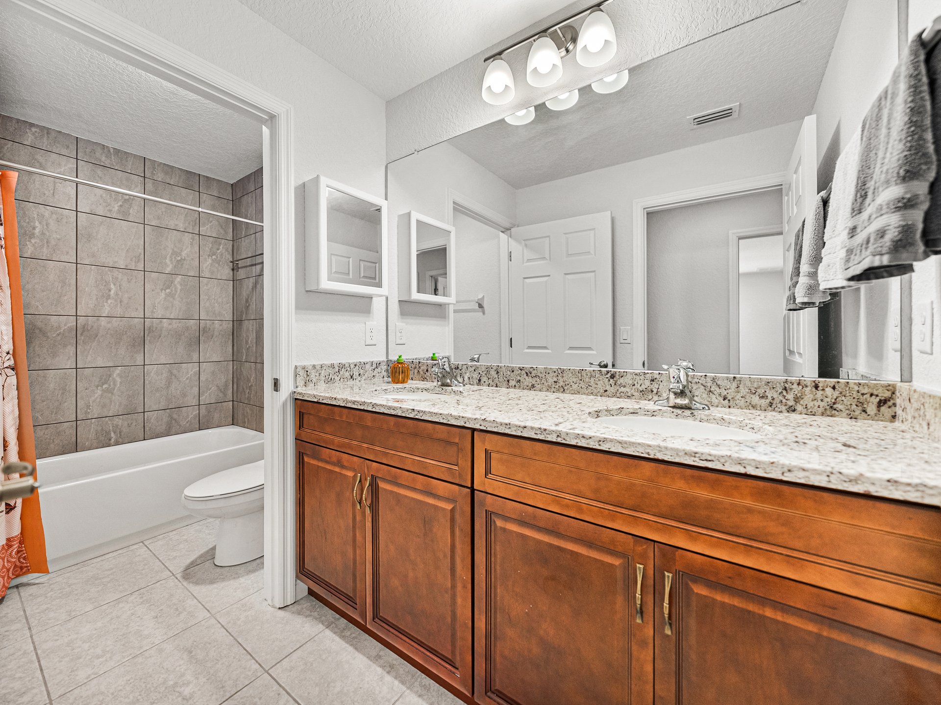 17703 COUNTRY SQUIRE LN