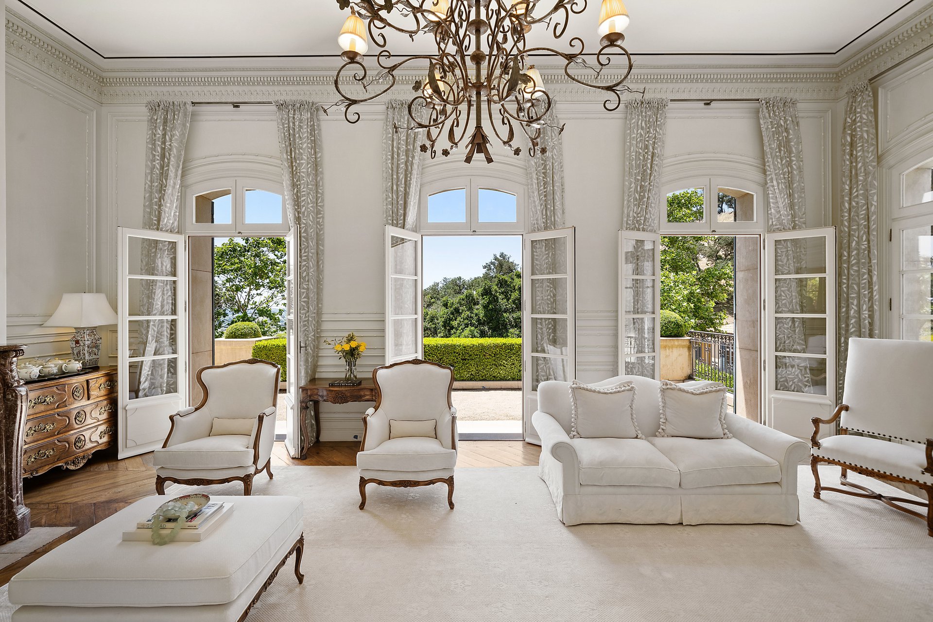 4 Winds Estate