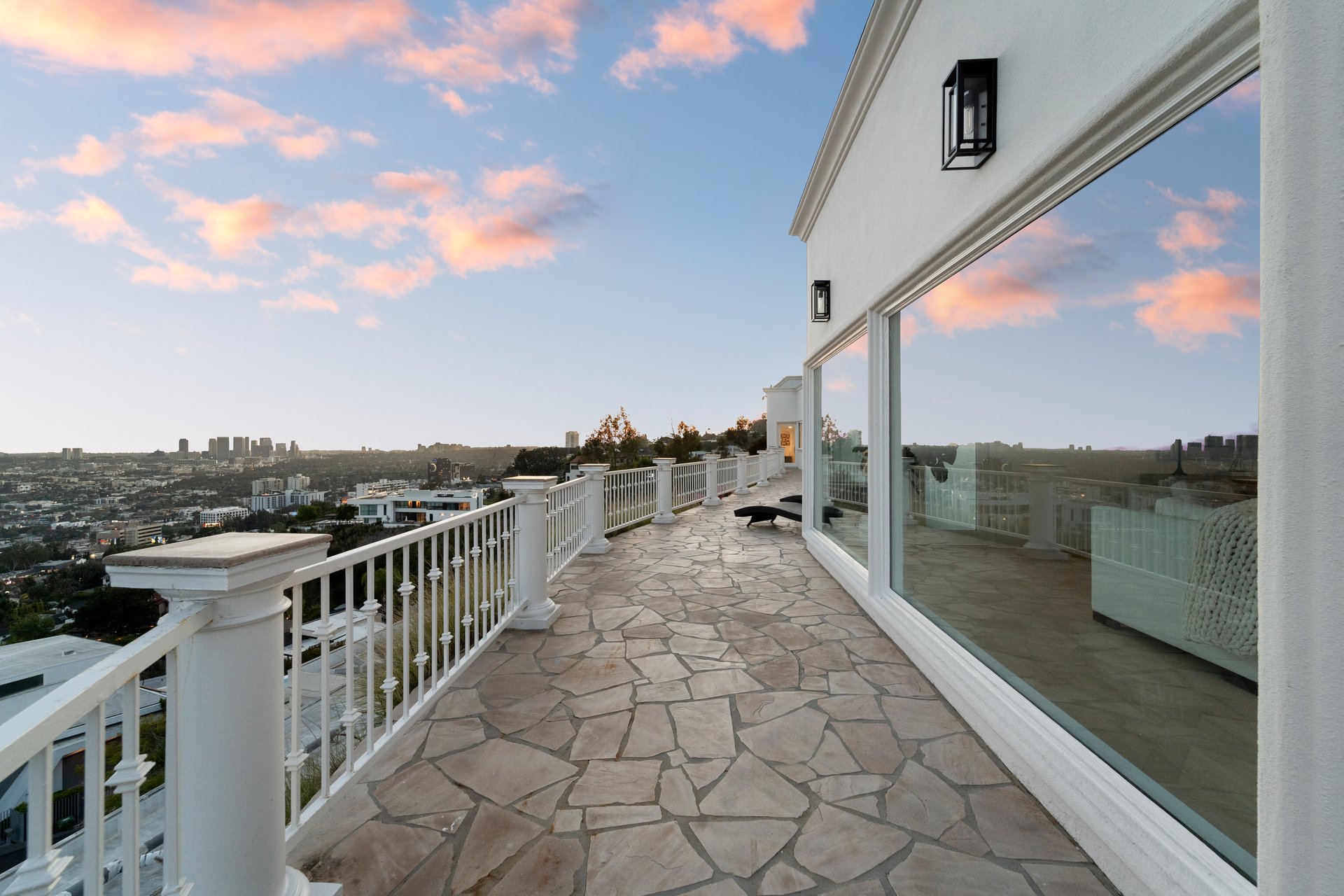 8527 Hedges Way, Hollywood Hills