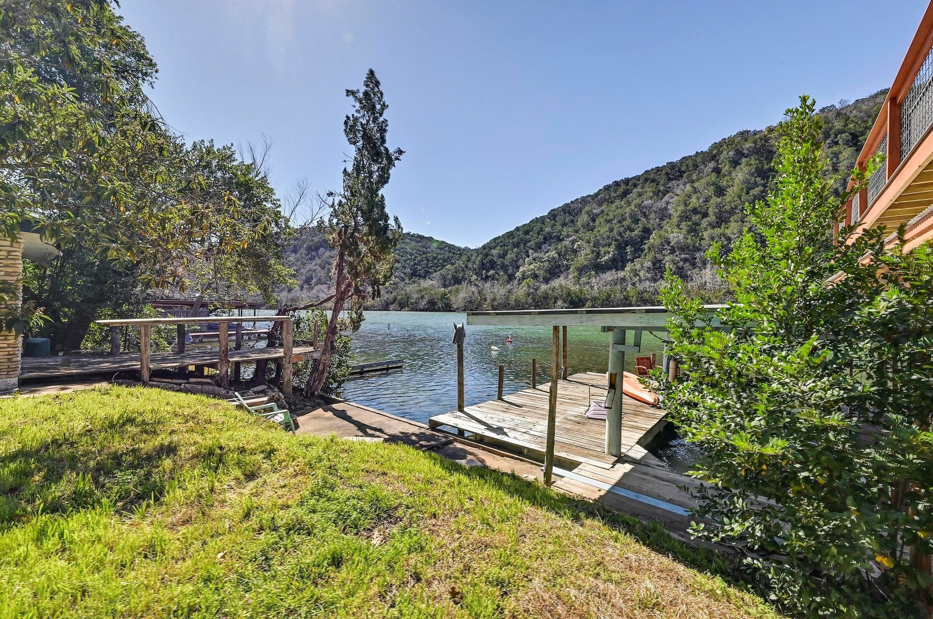 13003 On The Lake Road 