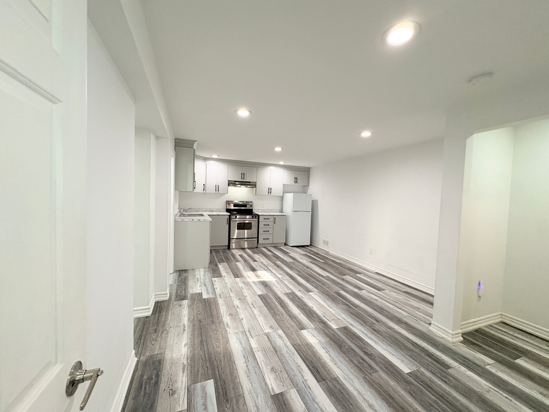 8 Ravencliff Crescent