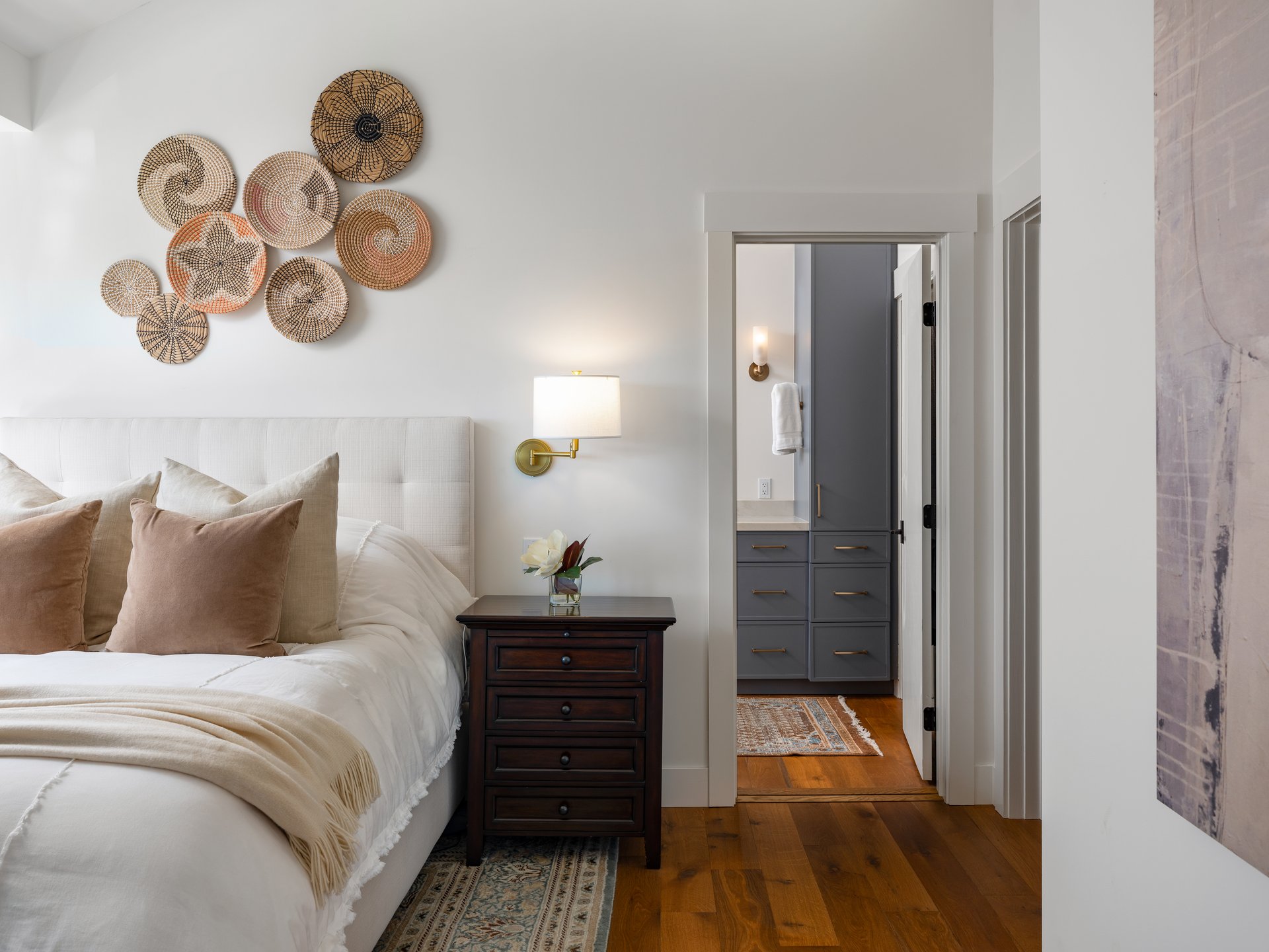 Stylish and Chic Mount Tiburon Retreat 