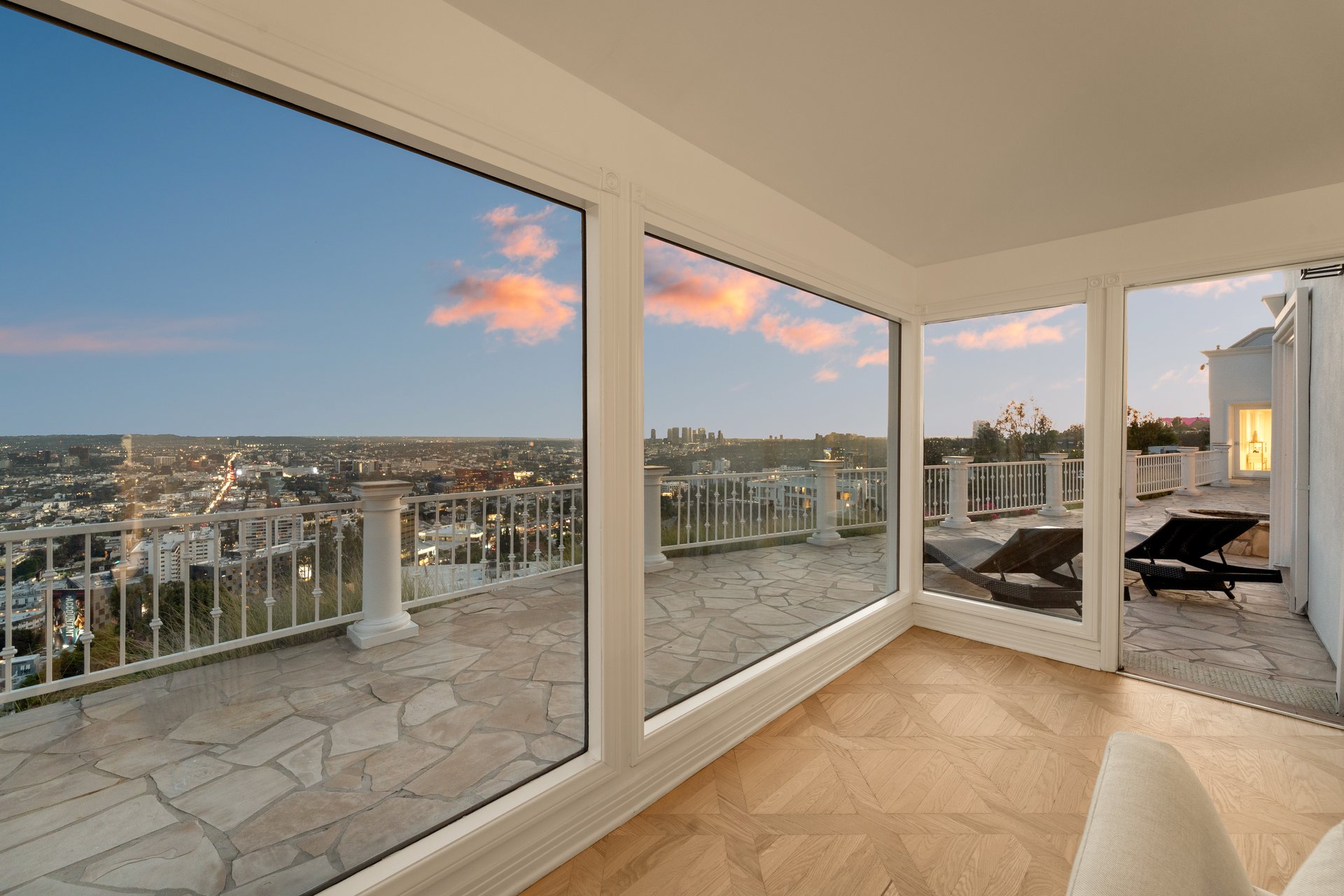 8527 Hedges Way, Hollywood Hills