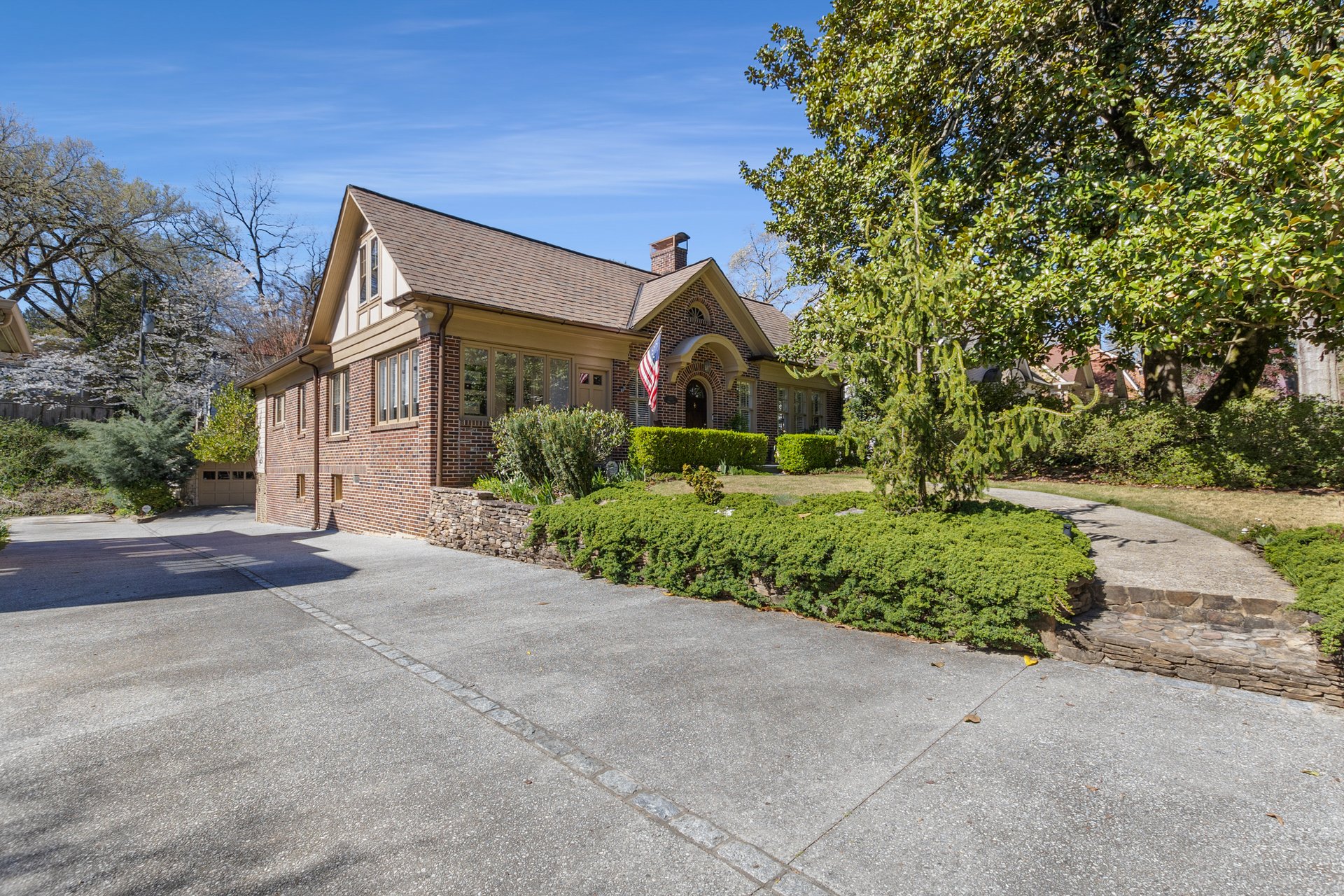1285 Oakdale Road NE