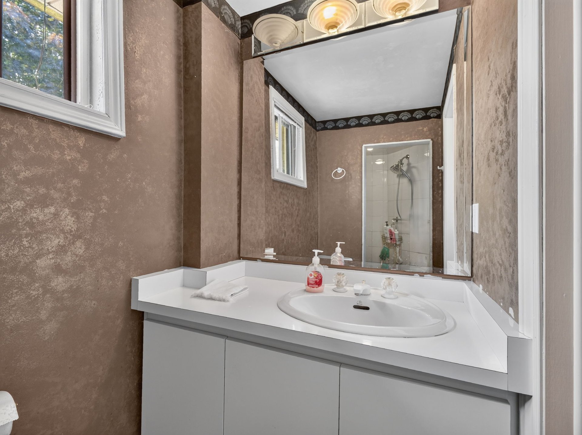 SOLD: Meticulously Maintained Residence