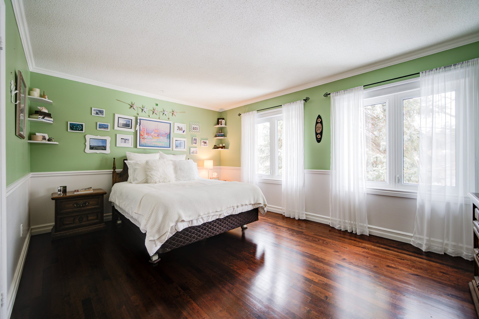 1296 Mapleridge Cres