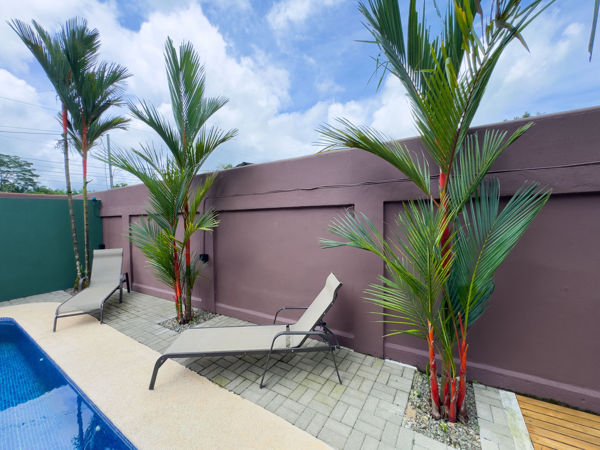 Naranjito corner lot house