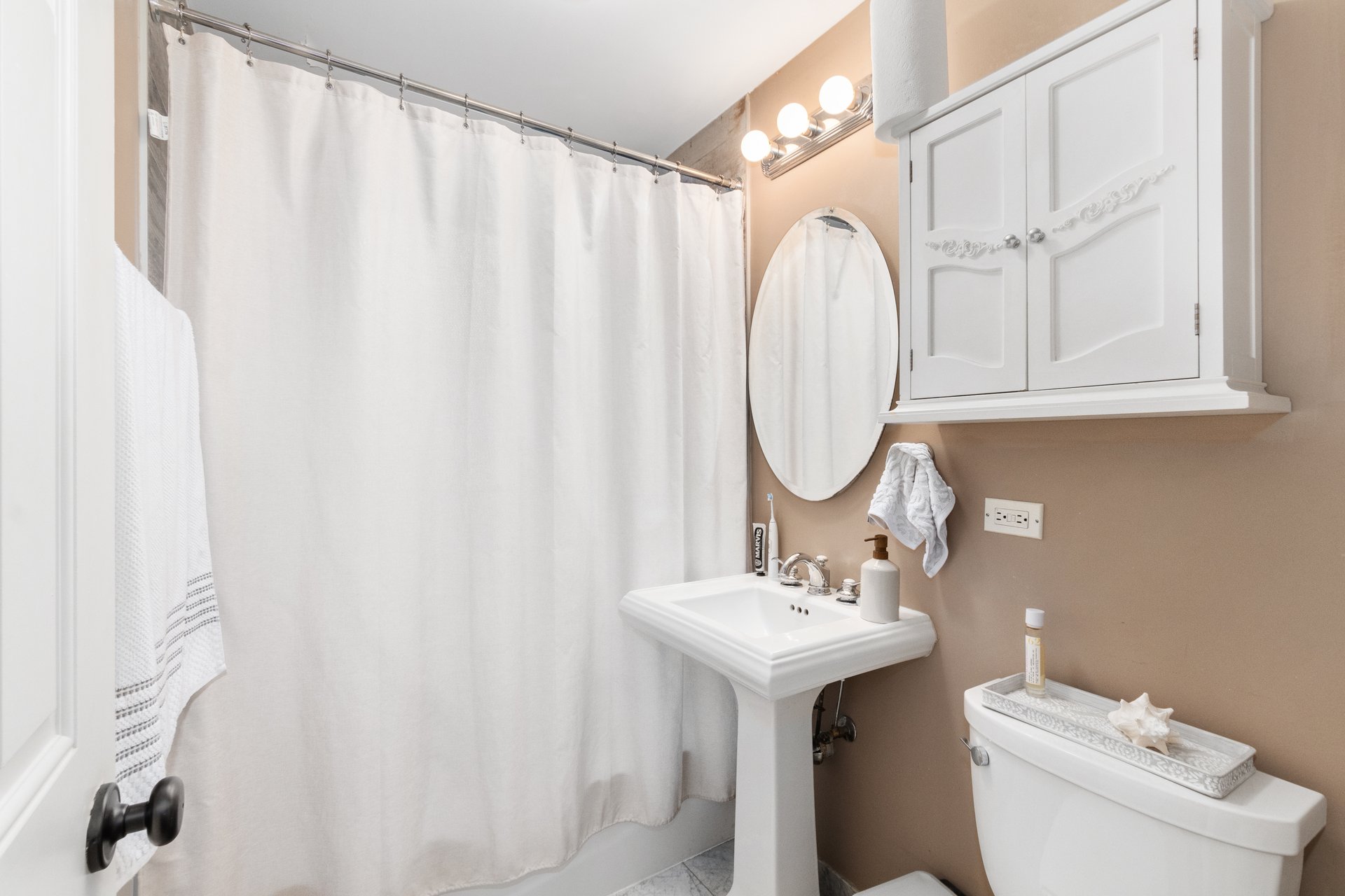 4144 N Sheridan Rd 303