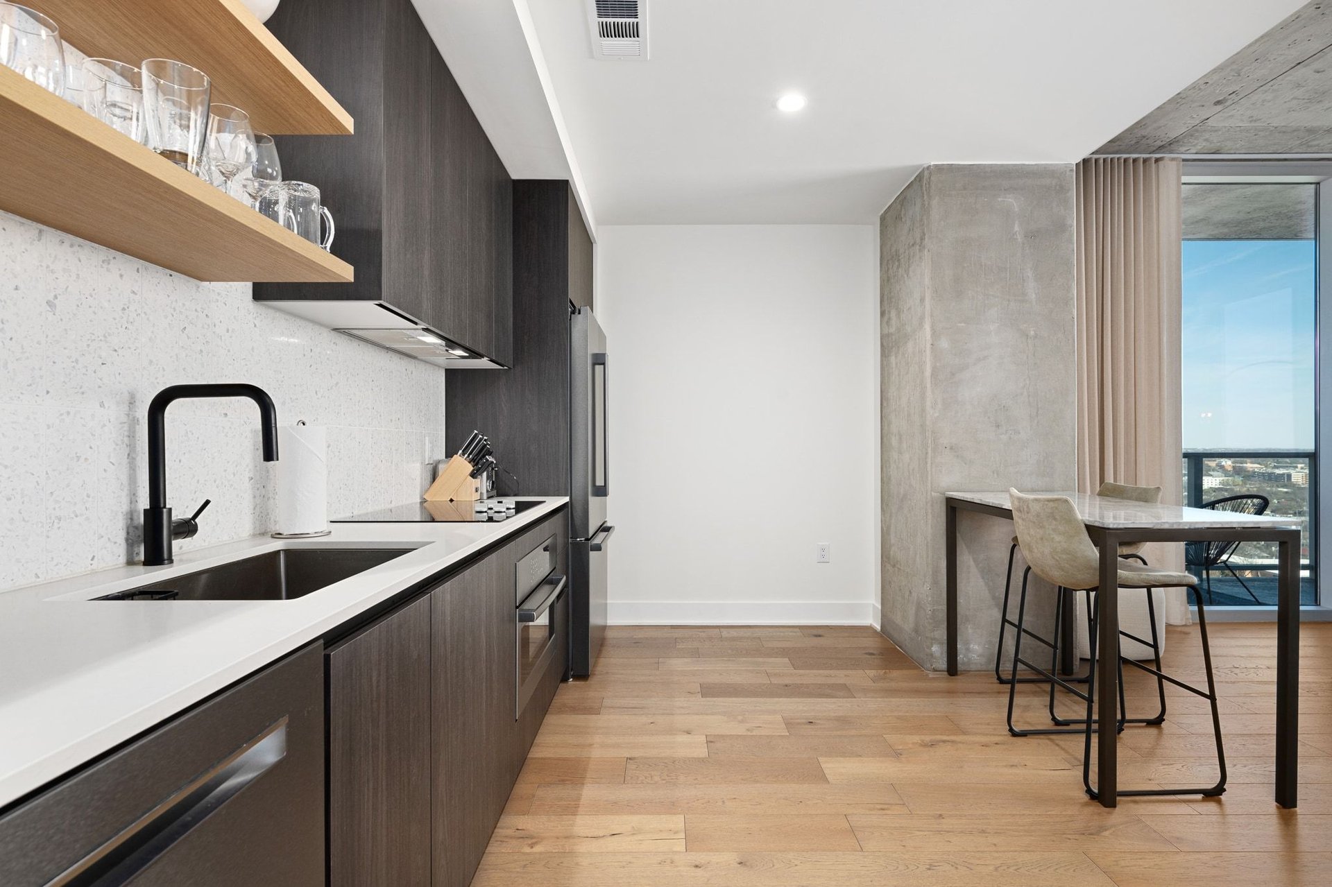 48 East Avenue #2204