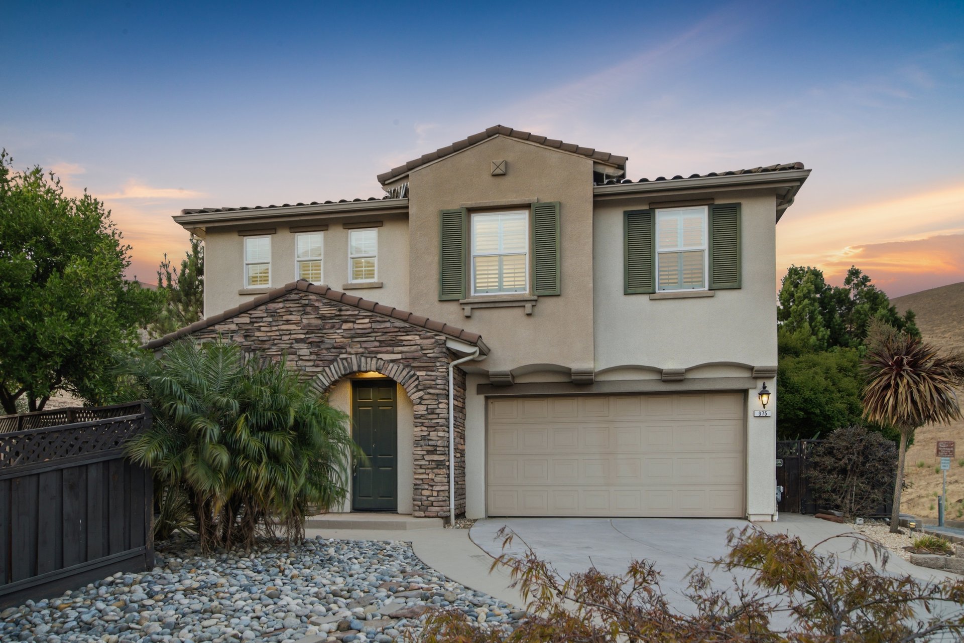 375 Longhill CT