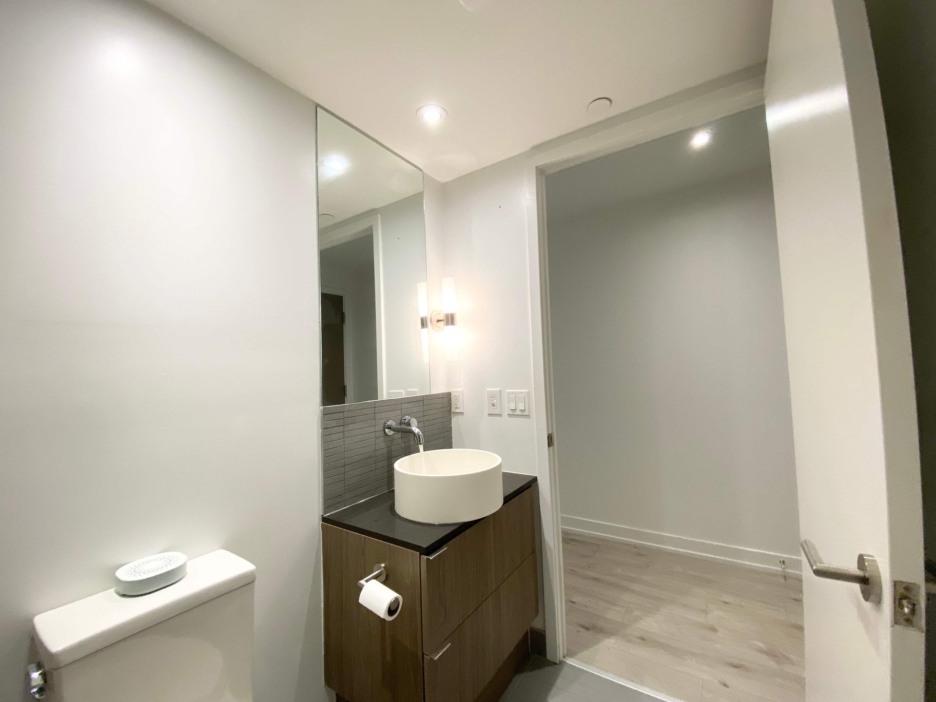 161 Roehampton Ave, Unit 532