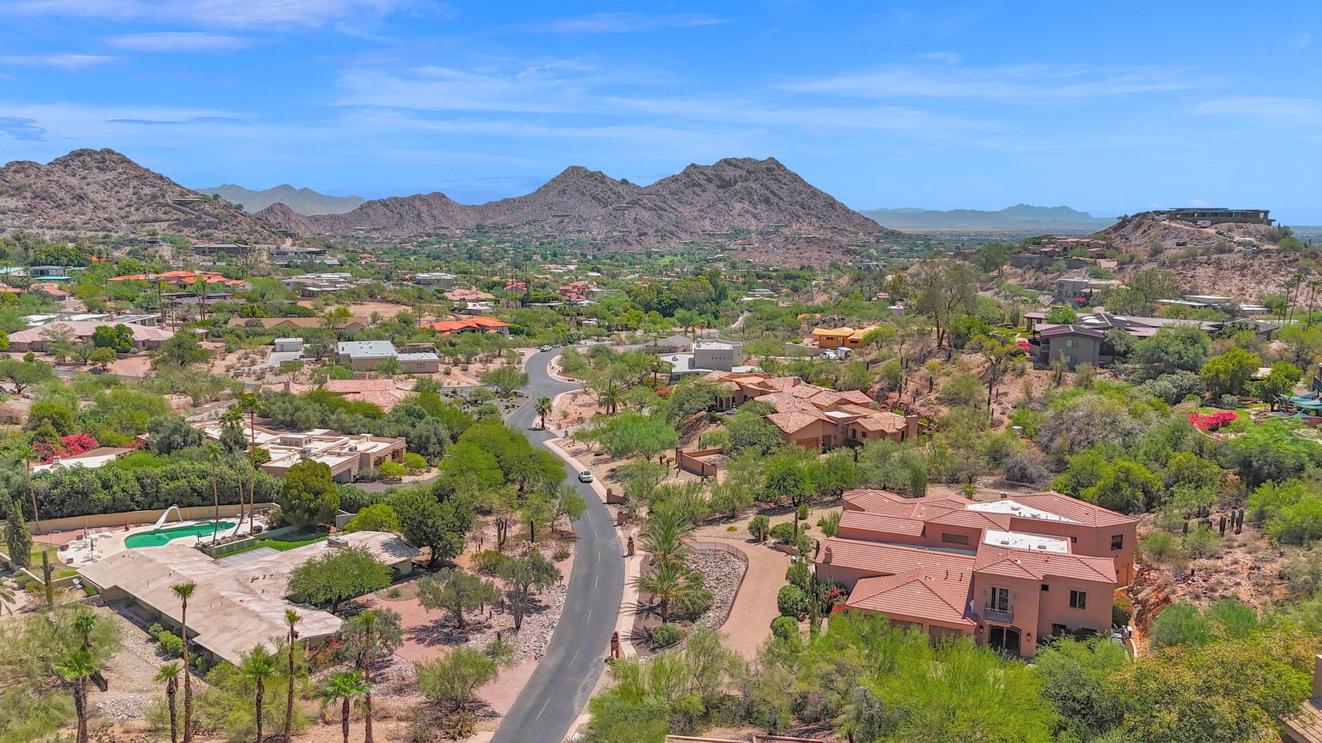4141 E LAKESIDE Lane