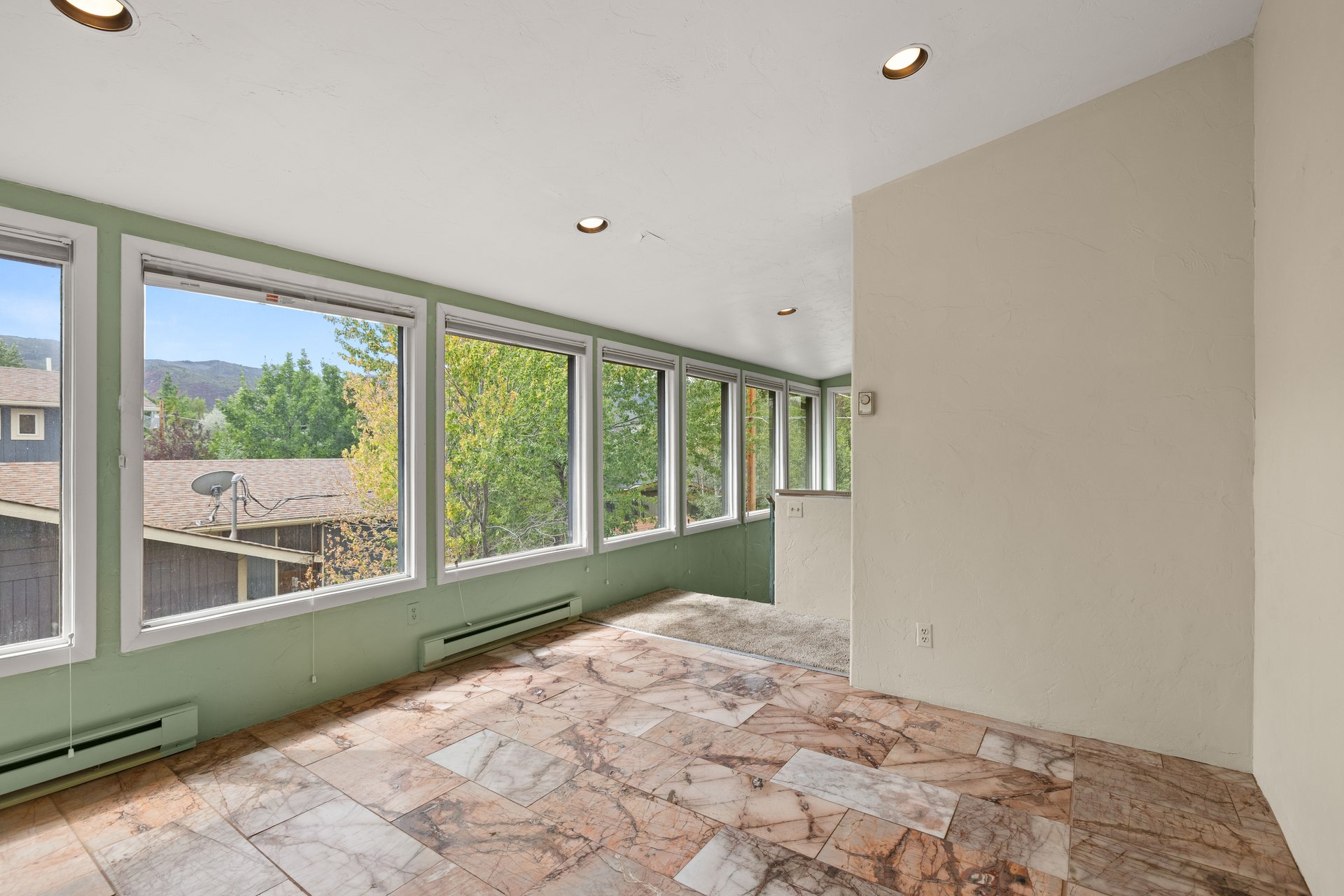 Spacious Mid-Valley Residence Near Crown Mountain Park