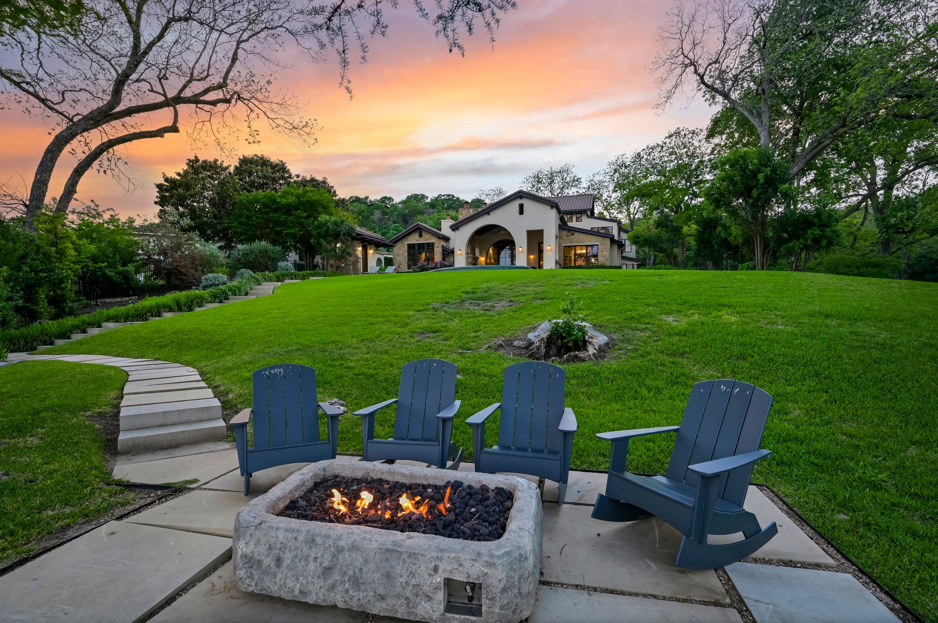 1401 N Weston Lane