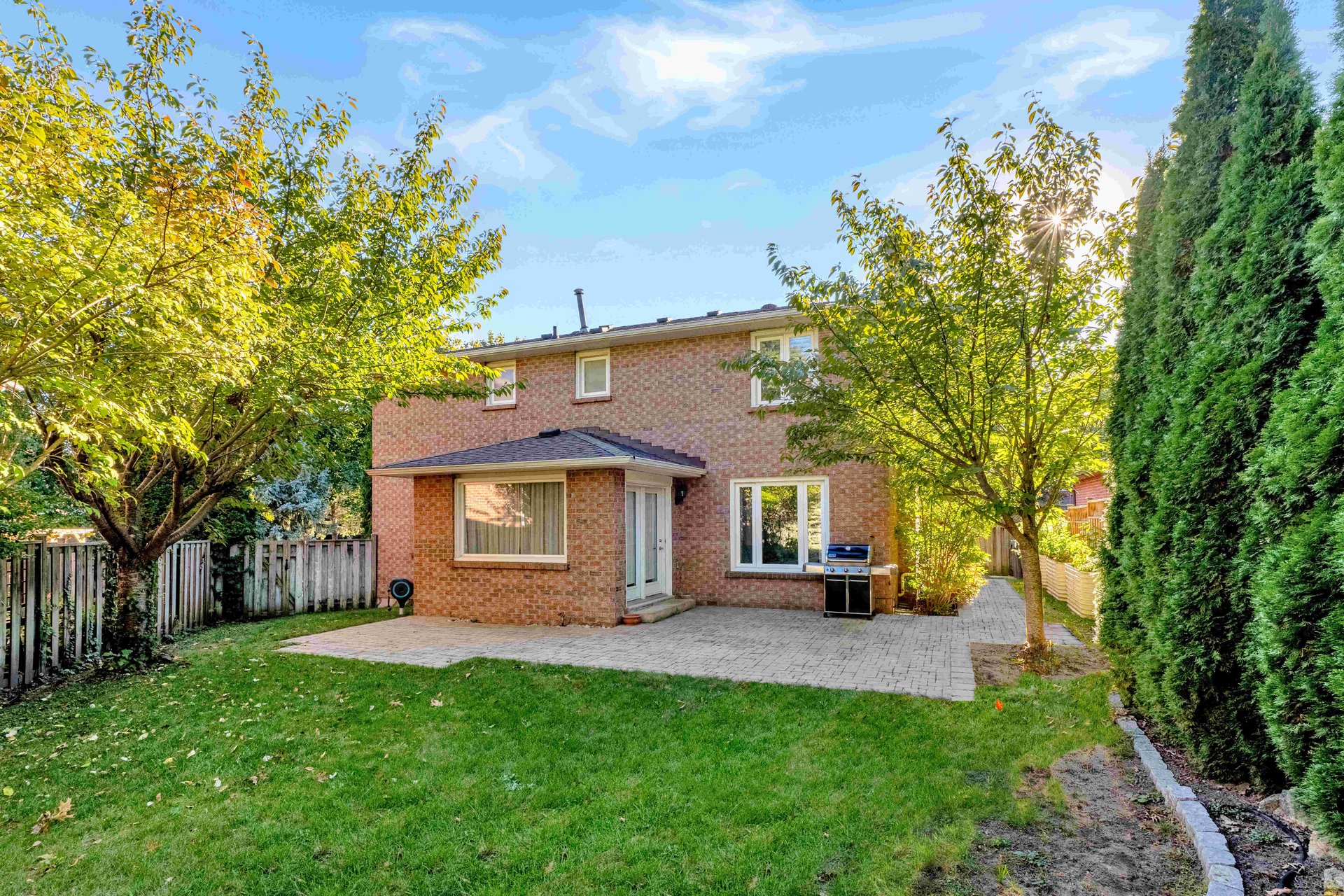 1053 Red Pine Cres