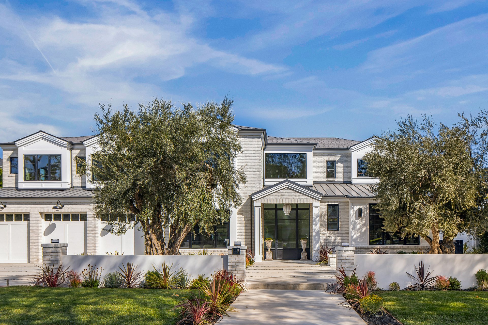 1220 Corsica Drive