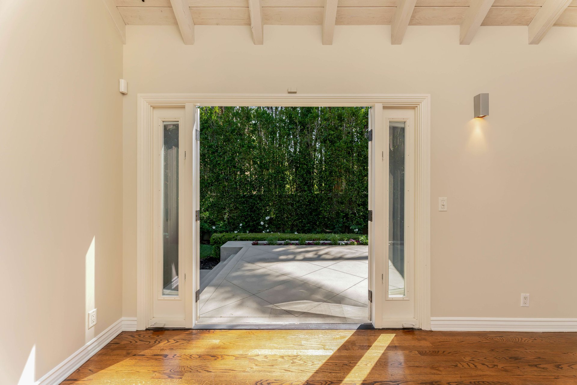 8825 Ashcroft Ave, West Hollywood