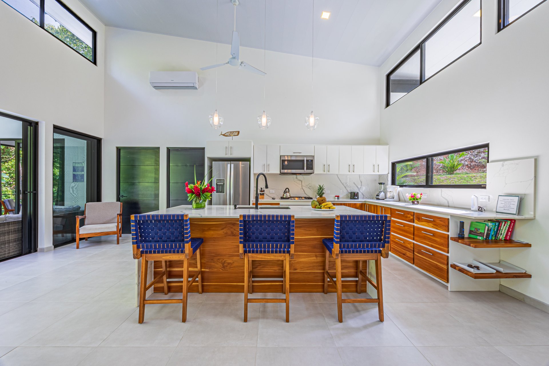 Casa Ballena Pearl with Extra building site!