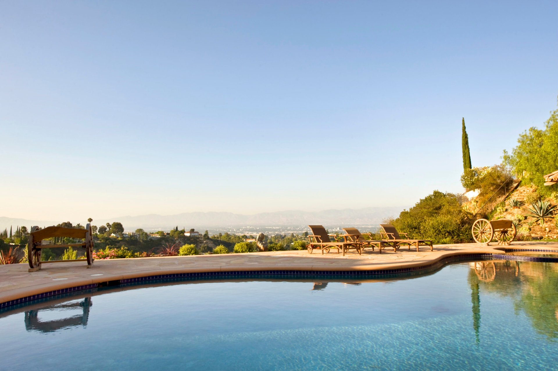 16405 Mulholland Dr