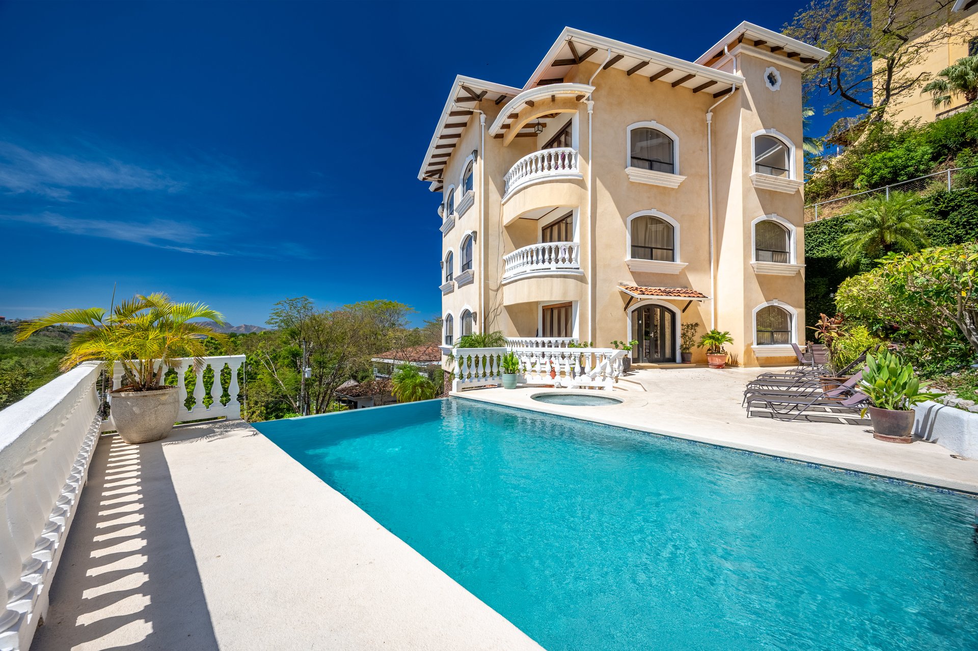 Flamingo Marina Real 4 | Walk to Beach & New Flamingo Marina