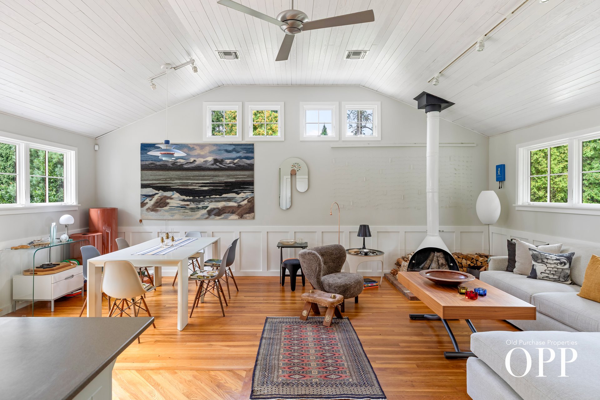 Impeccable Living on Nearly One Acre