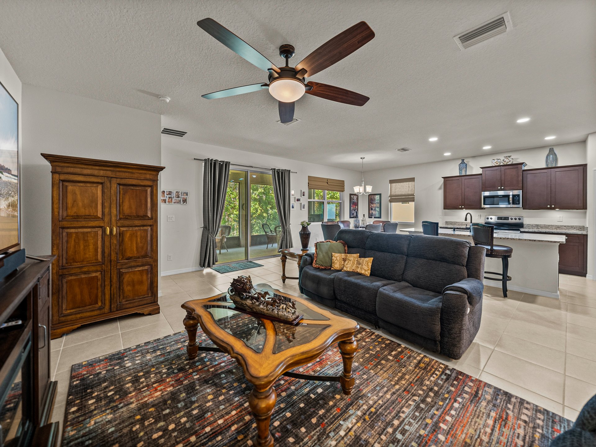 12669 EASTPOINTE DR
