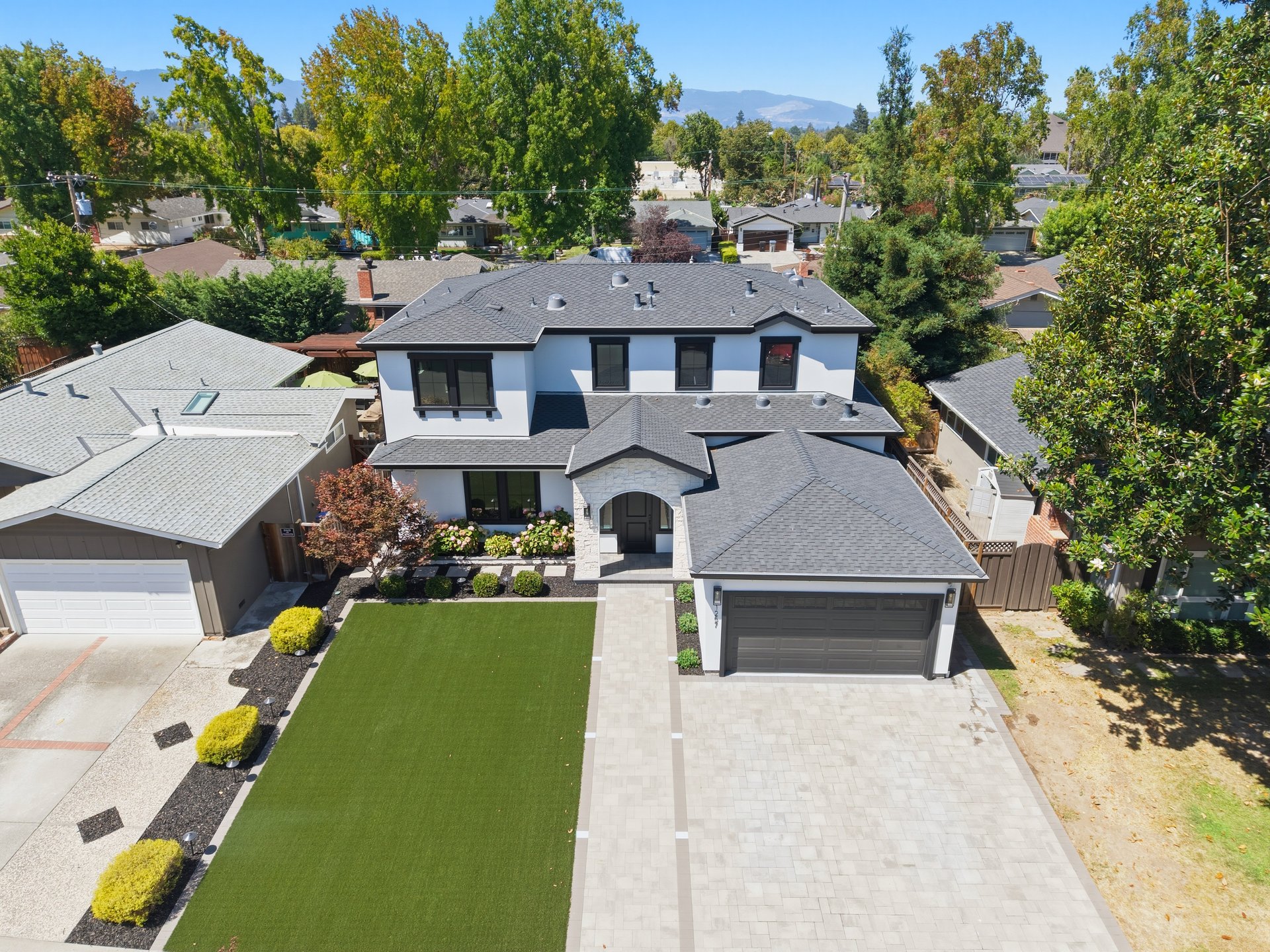 1257 Woodlawn AVE