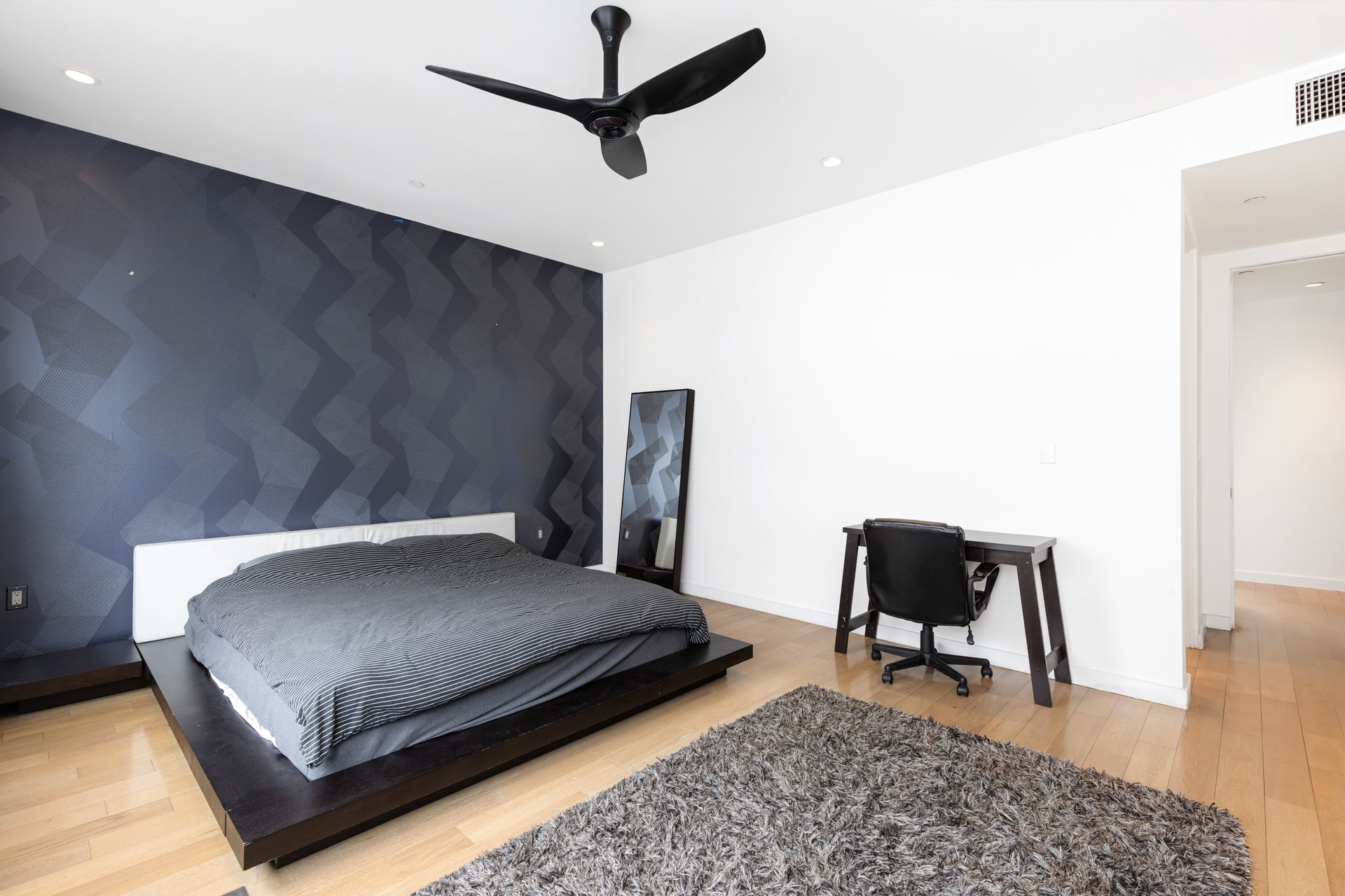 Hepburn Ave, 90038