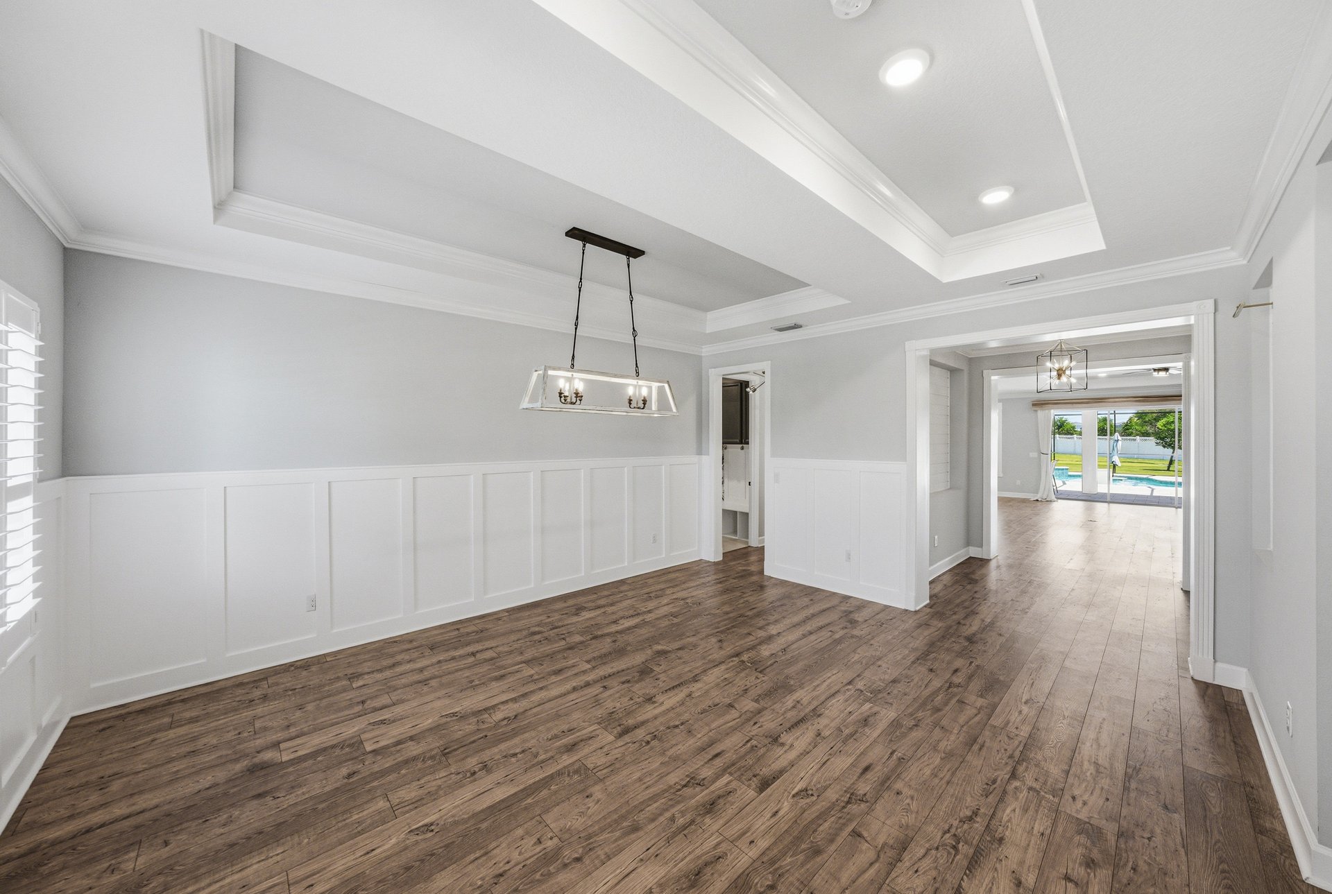 6883 BRADBURY CIR