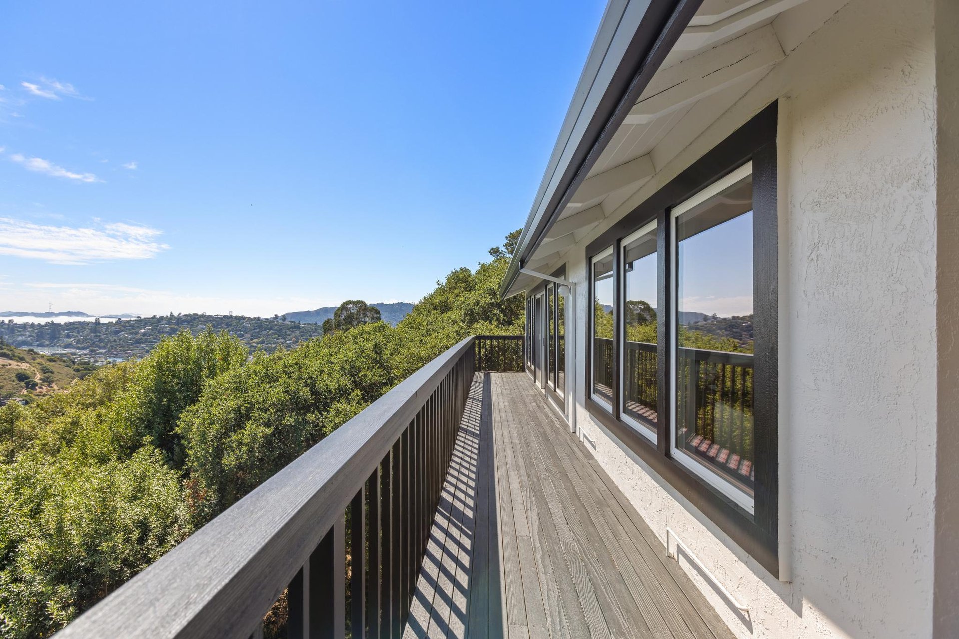 12 Tara View Road