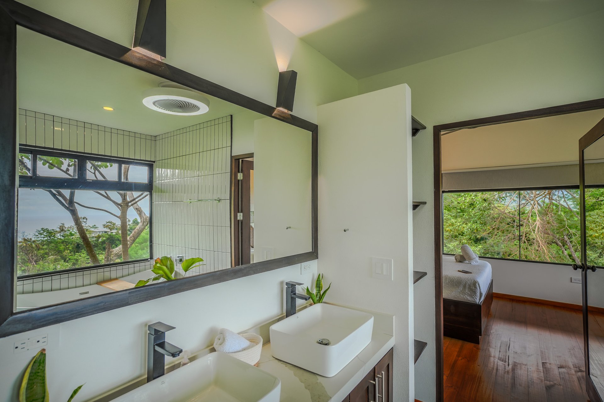 Casa La Roca, Whale's Tail 3 Bedroom Home In Uvita!