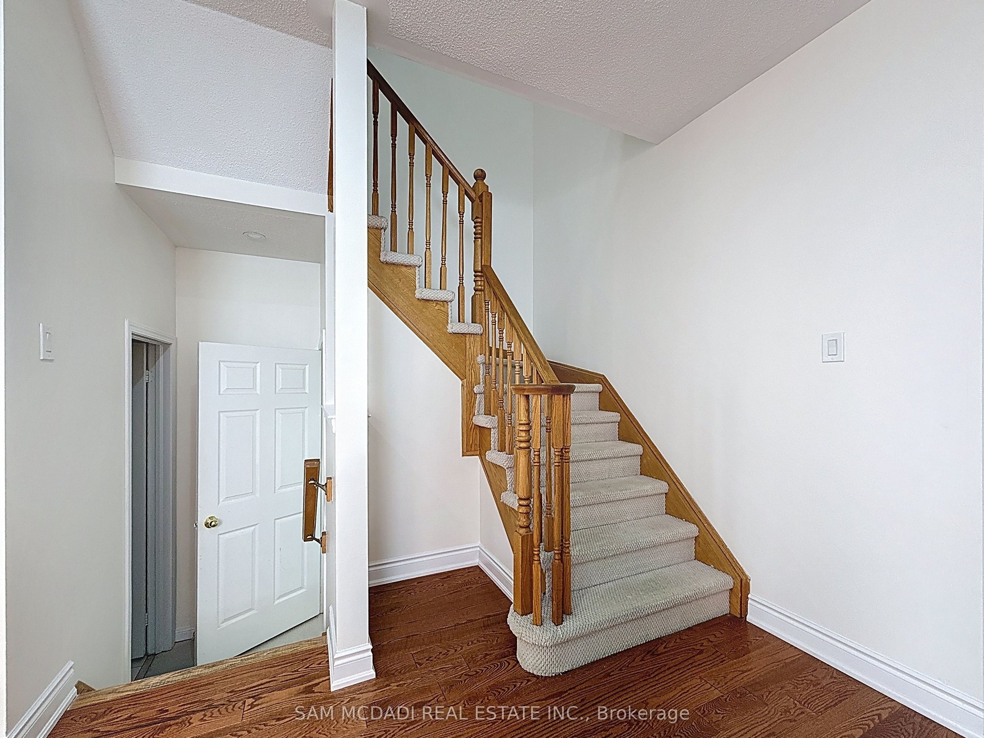 1354 Weir Chase 