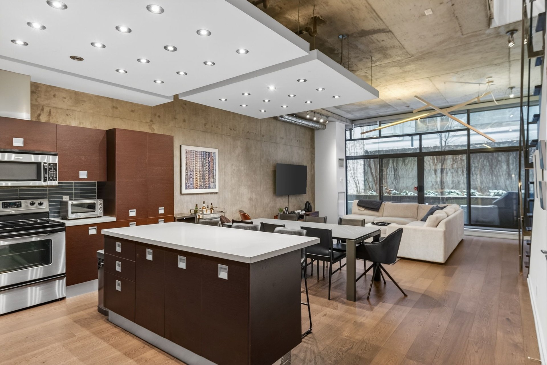  SOLD: In The Heart Of Vibrant King West