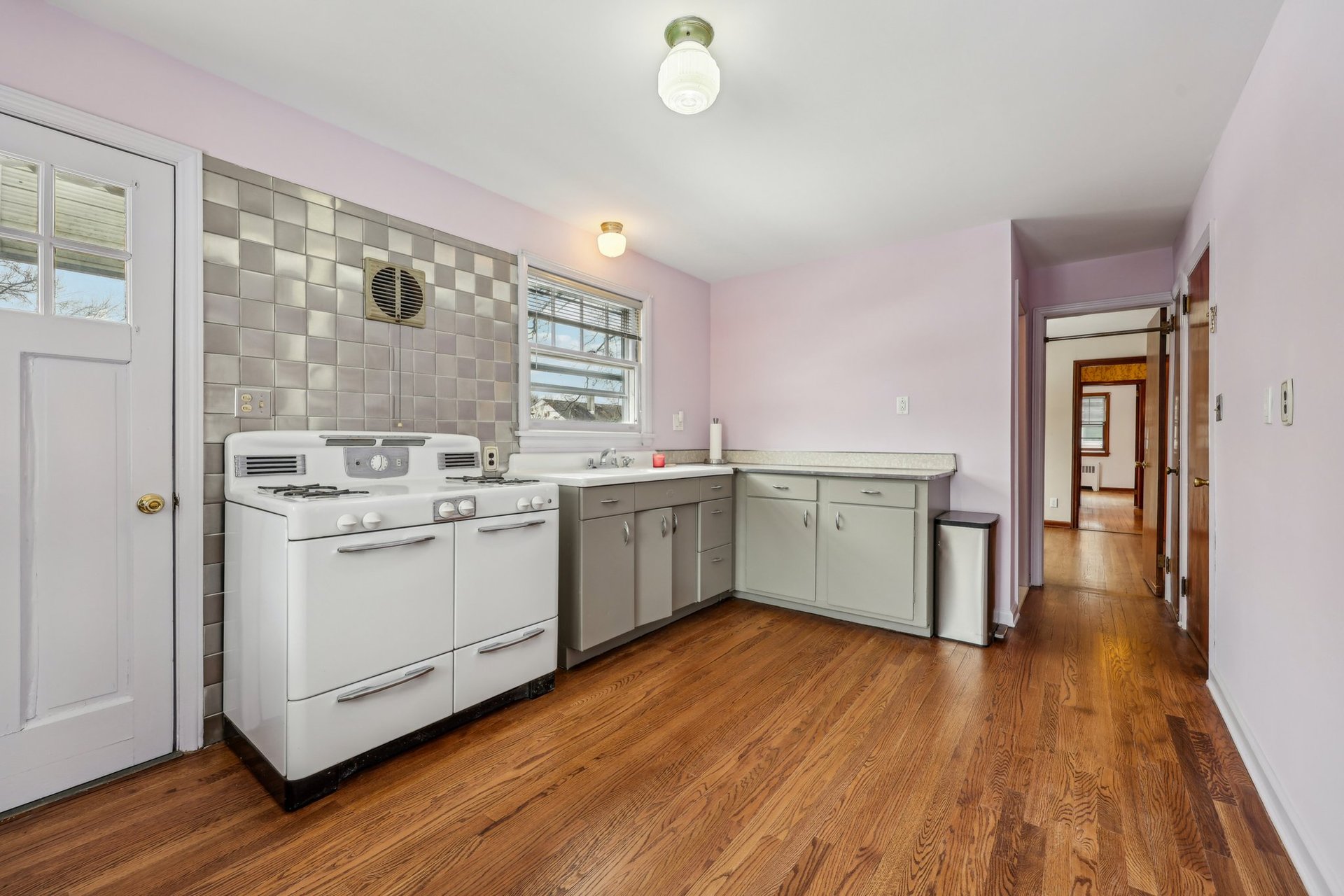 30 Richard Ave