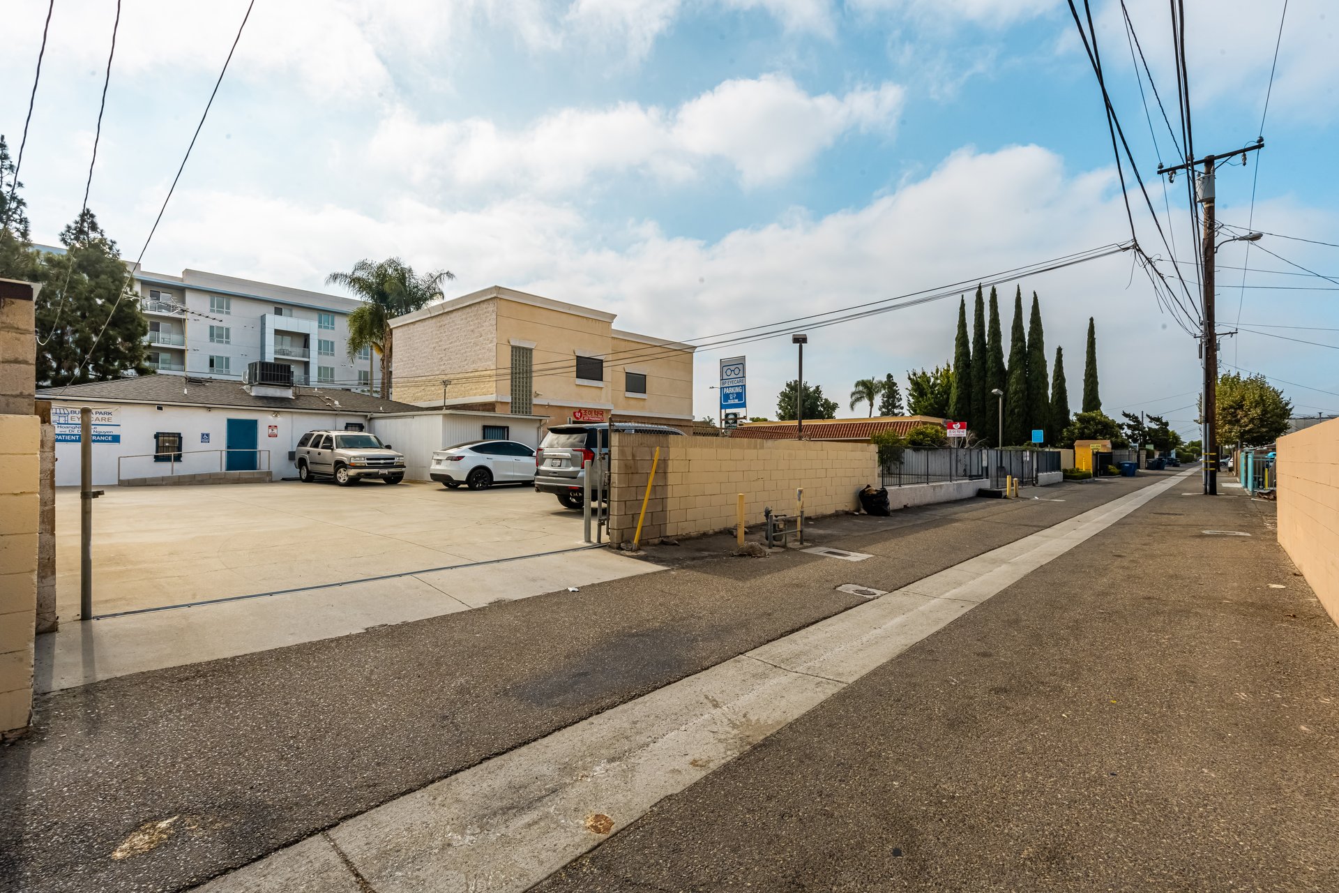 5811 Beach Blvd, Buena Park, CA 90621