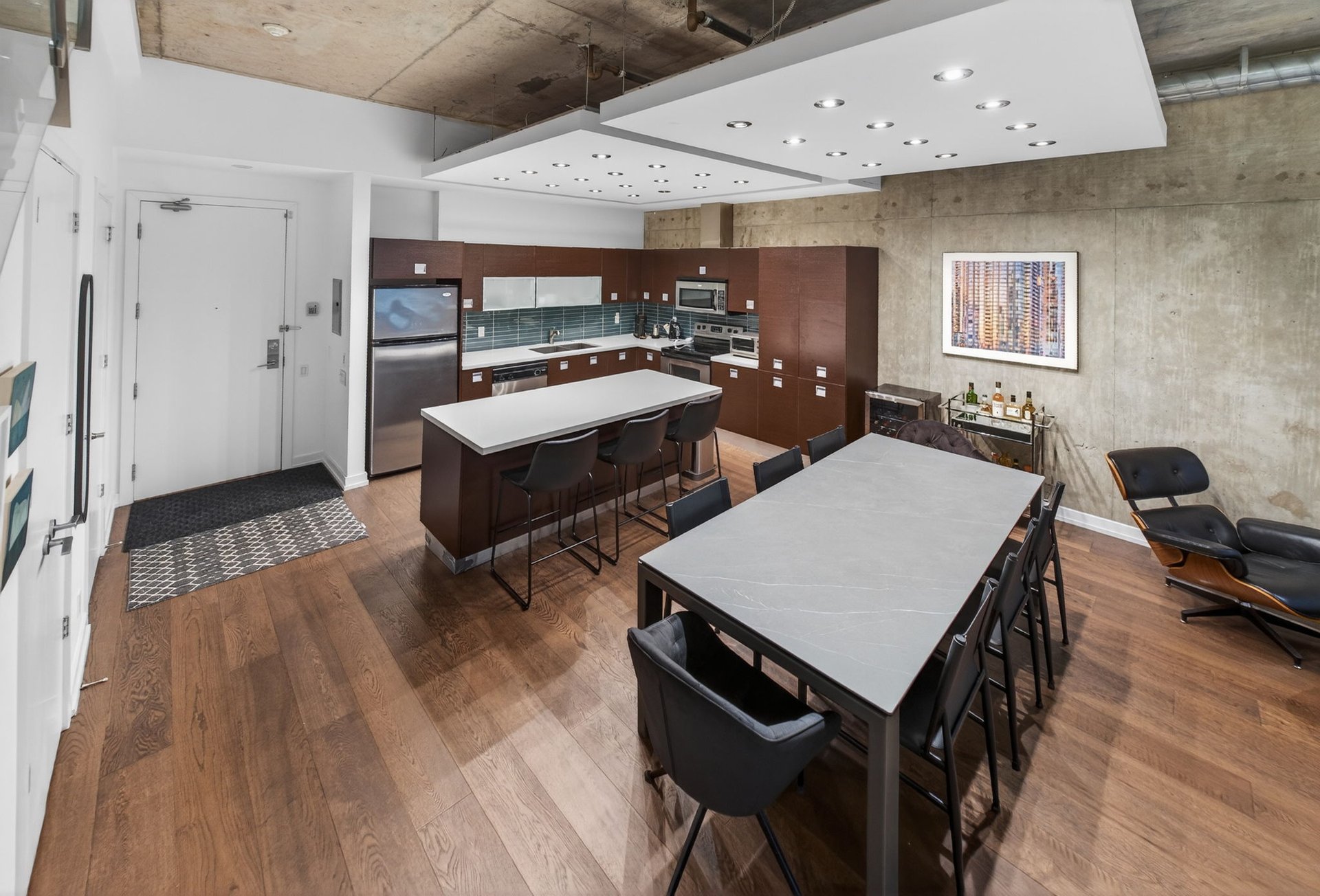  SOLD: In The Heart Of Vibrant King West