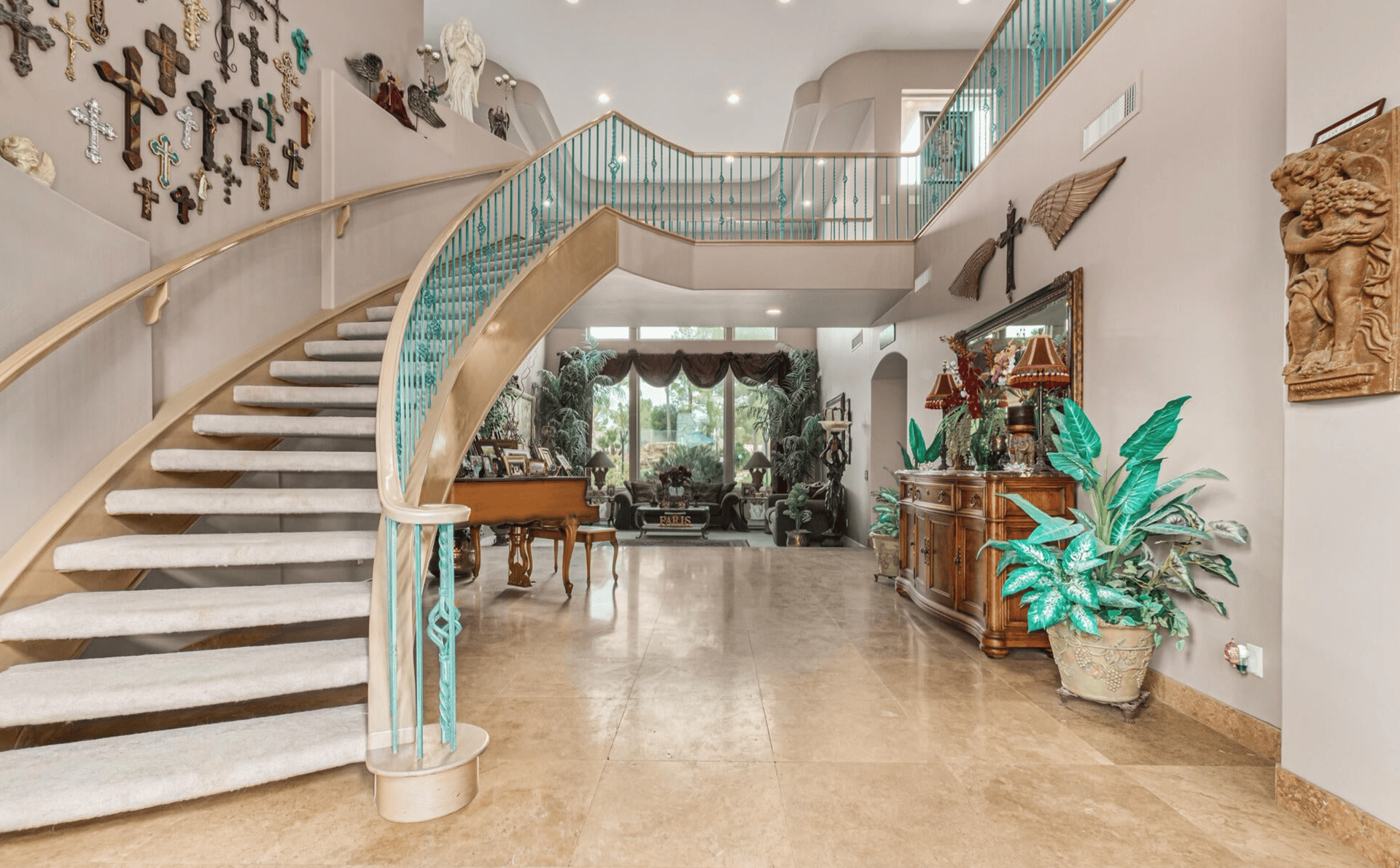 23 E Oakwood Hills Drive - "Builder's Home"