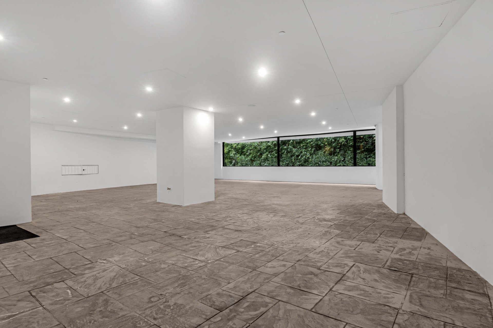 677 Nimes Road