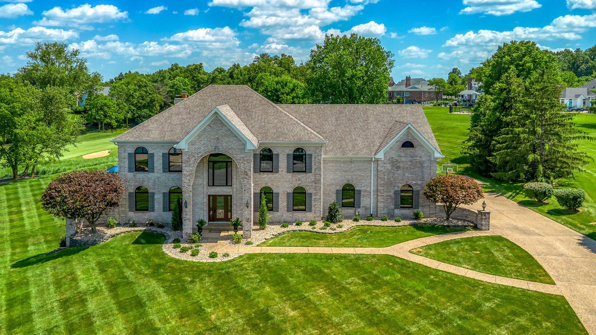 32 Rathfarnum Lane