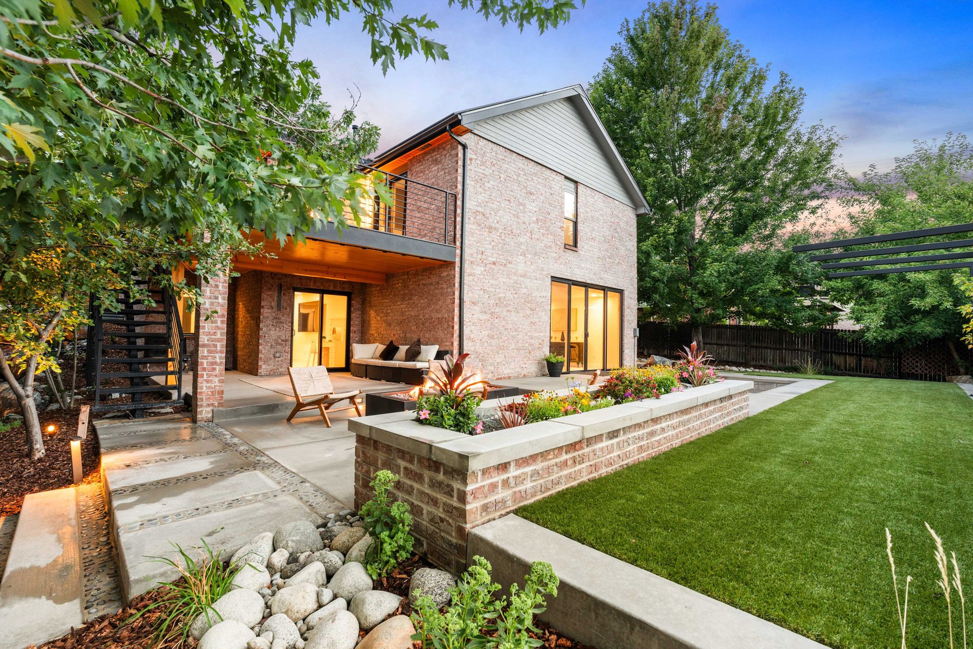 1916 Lake Dr.