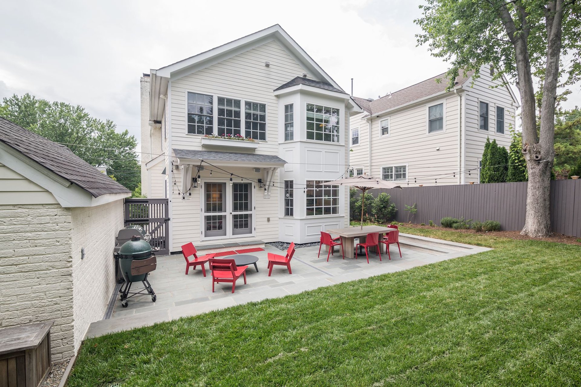 2433 Davis Ave