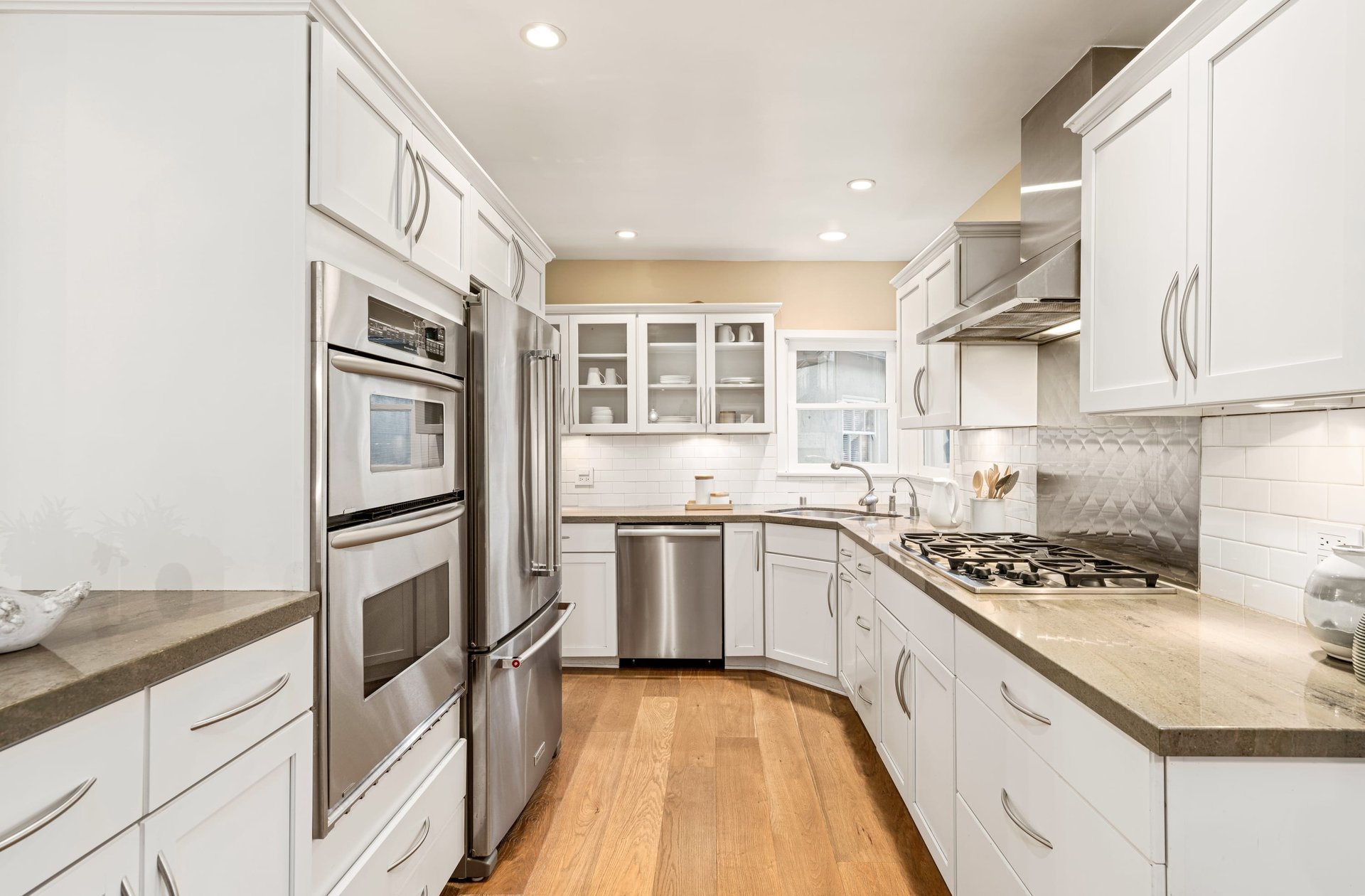 12050 Laurel Terrace Dr, Studio City